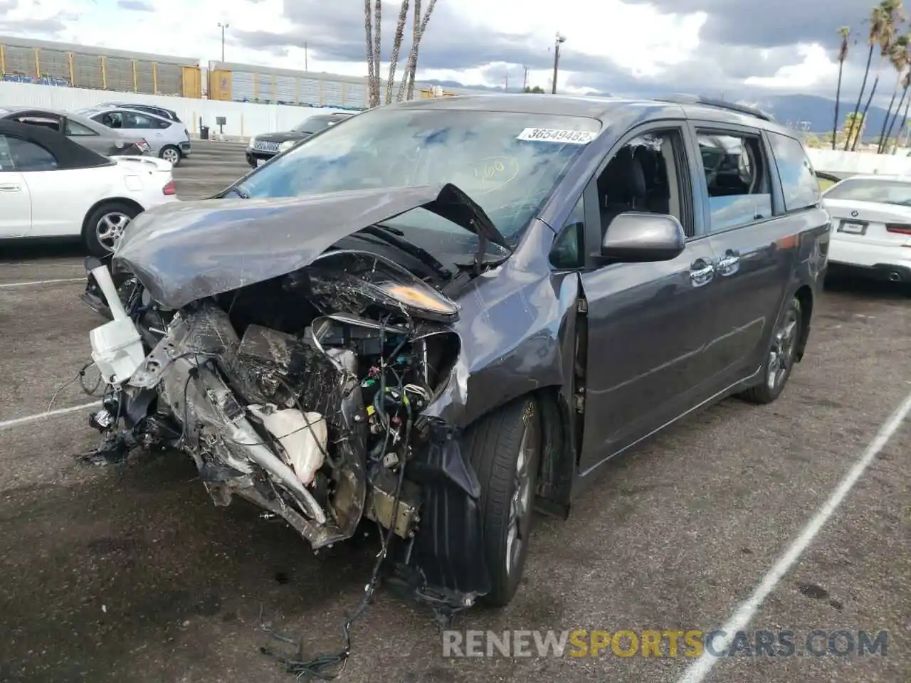 2 Photograph of a damaged car 5TDXZ3DC2LS035179 TOYOTA SIENNA 2020