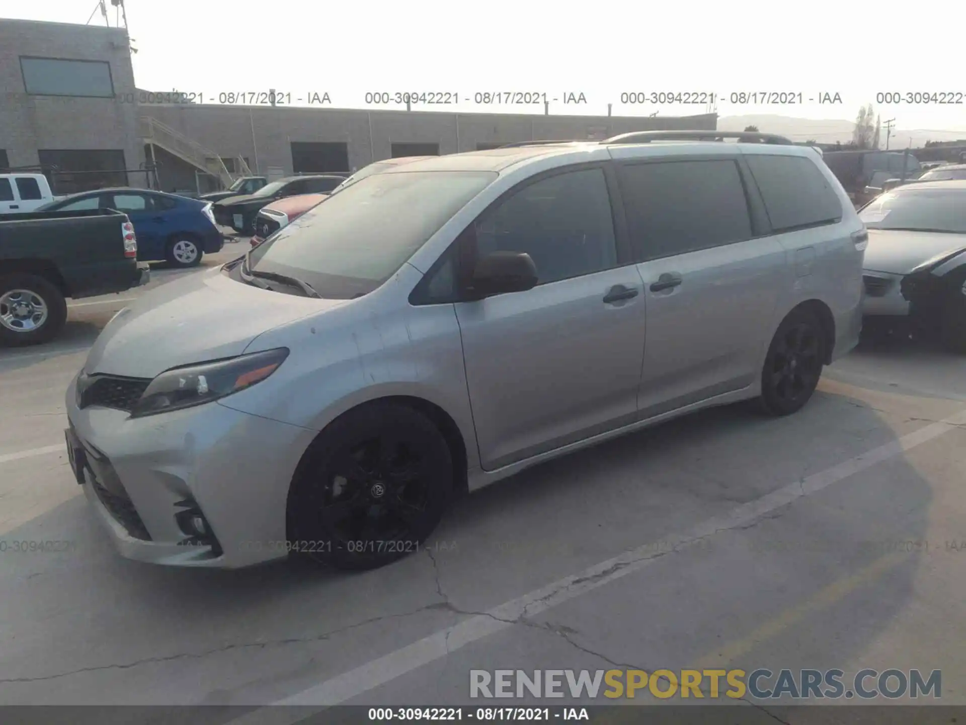 2 Фотография поврежденного автомобиля 5TDXZ3DC2LS048174 TOYOTA SIENNA 2020