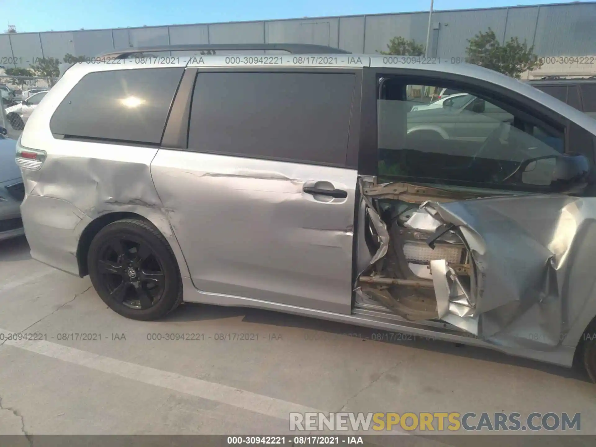 6 Фотография поврежденного автомобиля 5TDXZ3DC2LS048174 TOYOTA SIENNA 2020