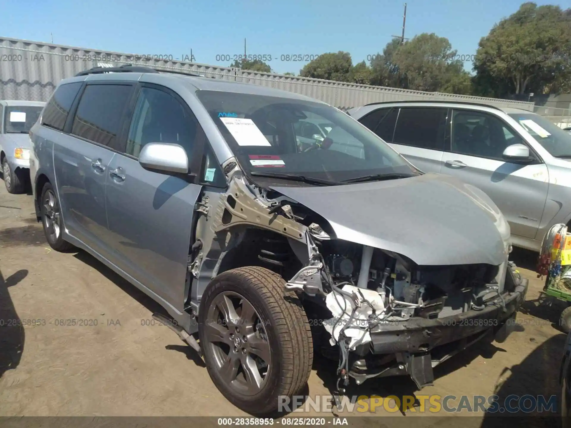 1 Photograph of a damaged car 5TDXZ3DC2LS048580 TOYOTA SIENNA 2020