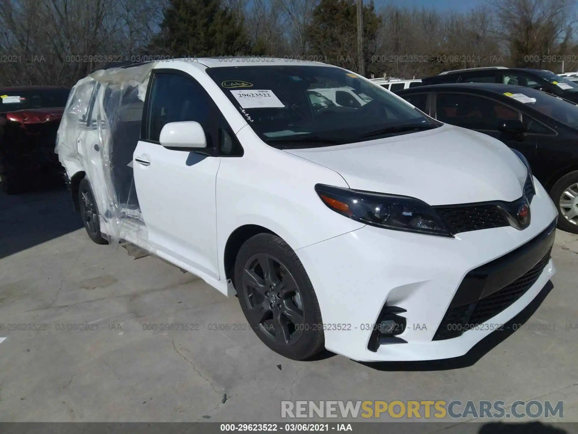 1 Photograph of a damaged car 5TDXZ3DC2LS052015 TOYOTA SIENNA 2020