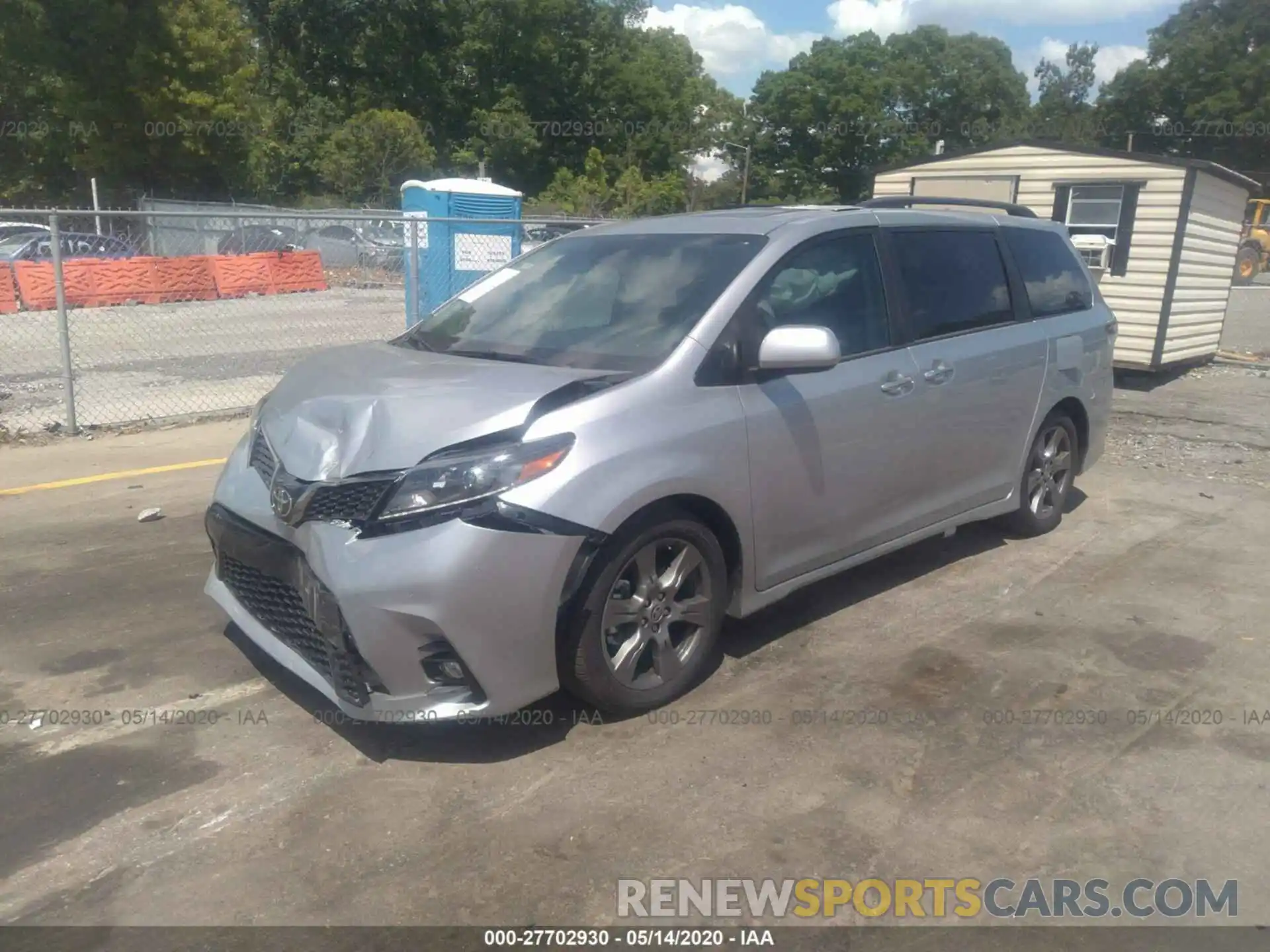 2 Photograph of a damaged car 5TDXZ3DC2LS059868 TOYOTA SIENNA 2020