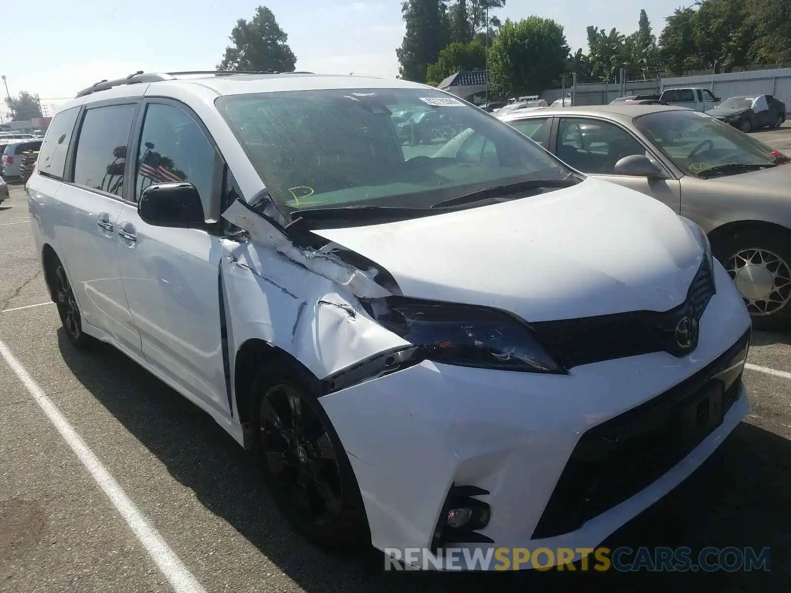 1 Photograph of a damaged car 5TDXZ3DC3LS038382 TOYOTA SIENNA 2020