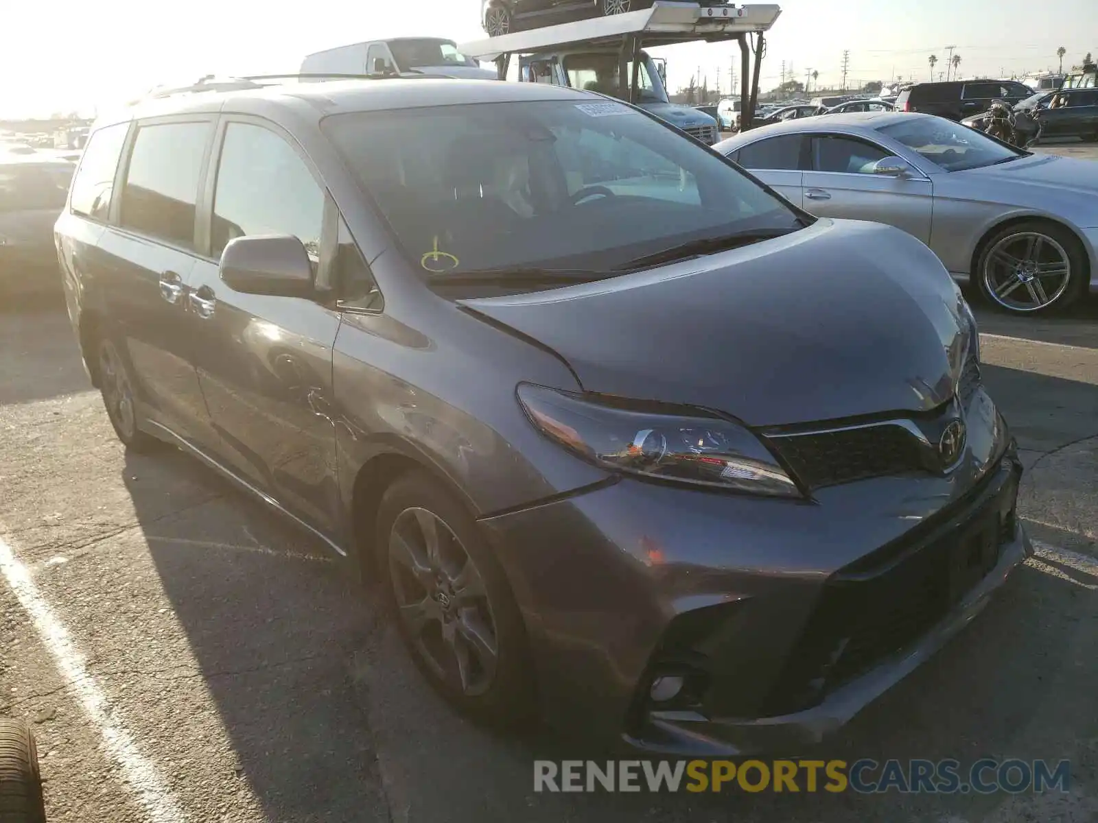 1 Photograph of a damaged car 5TDXZ3DC3LS043839 TOYOTA SIENNA 2020