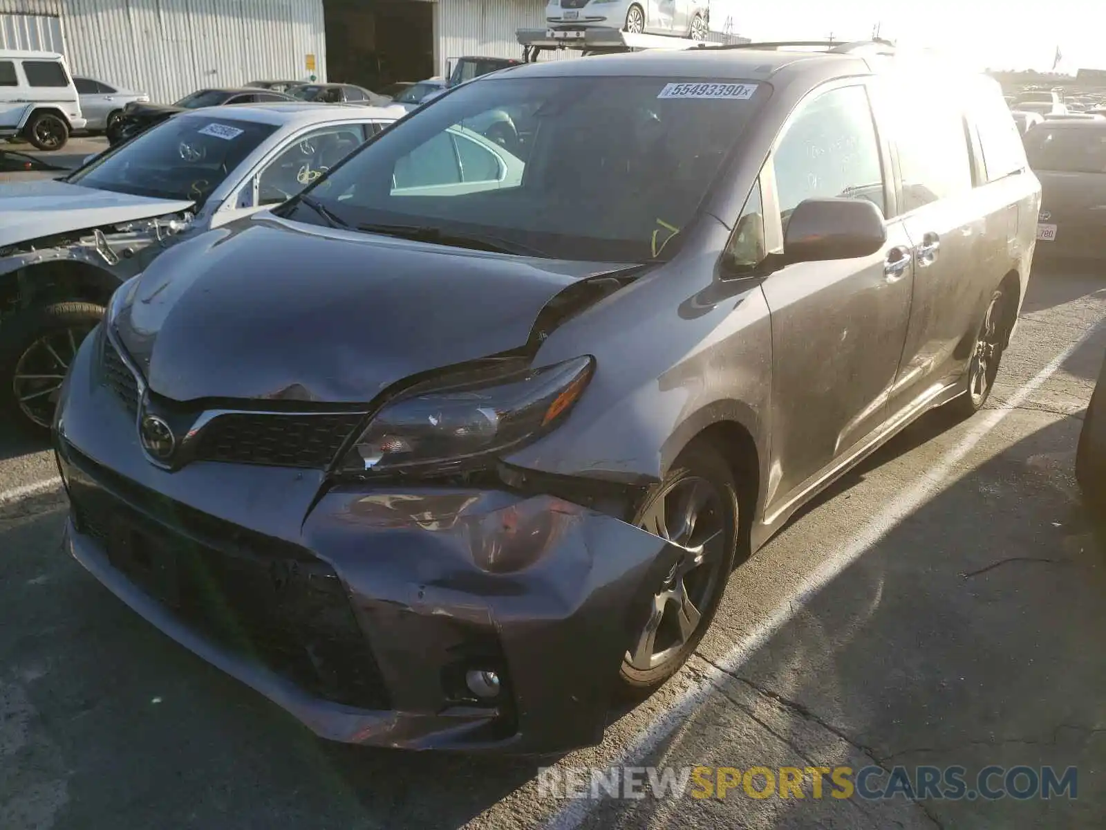 2 Photograph of a damaged car 5TDXZ3DC3LS043839 TOYOTA SIENNA 2020