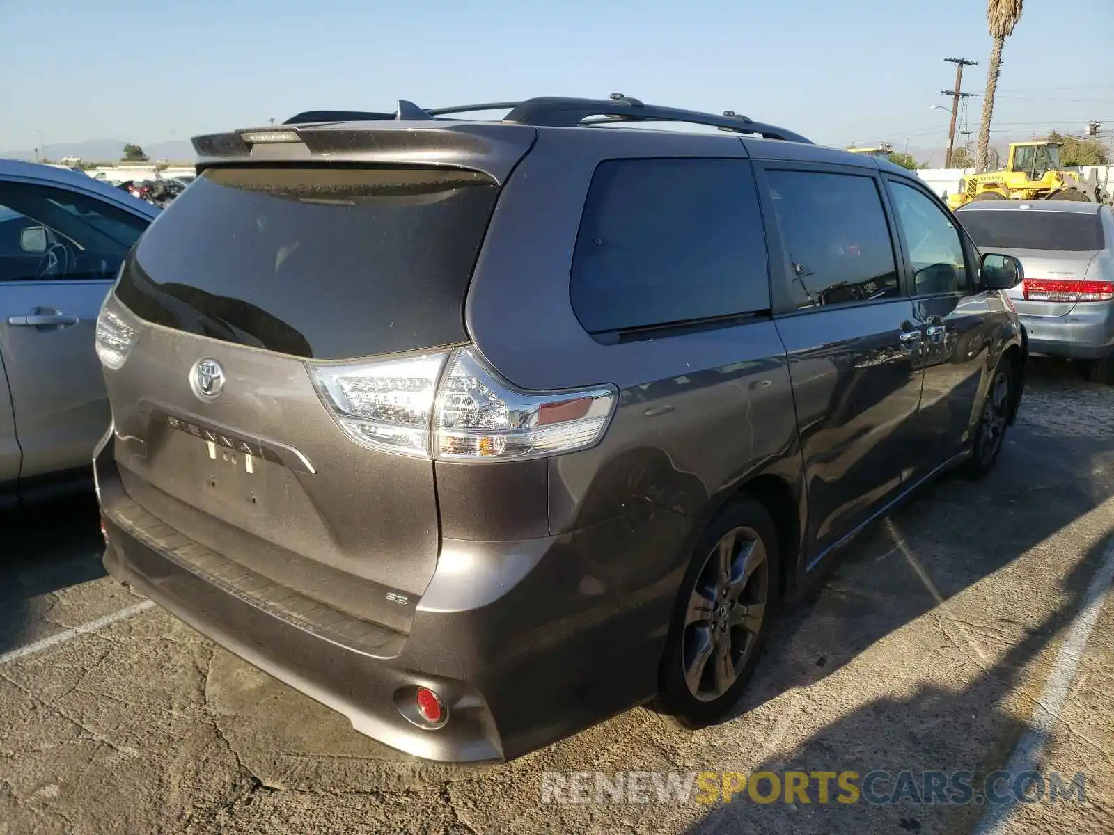 4 Фотография поврежденного автомобиля 5TDXZ3DC3LS043839 TOYOTA SIENNA 2020