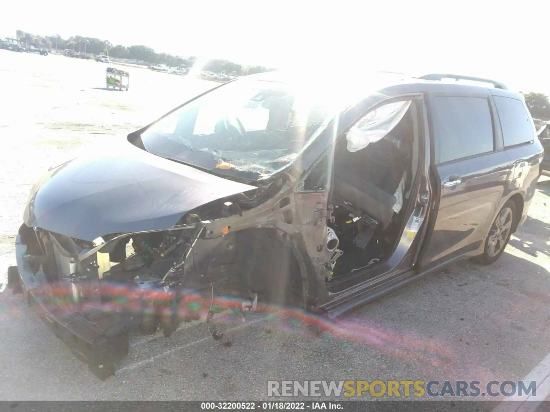 6 Photograph of a damaged car 5TDXZ3DC3LS063959 TOYOTA SIENNA 2020