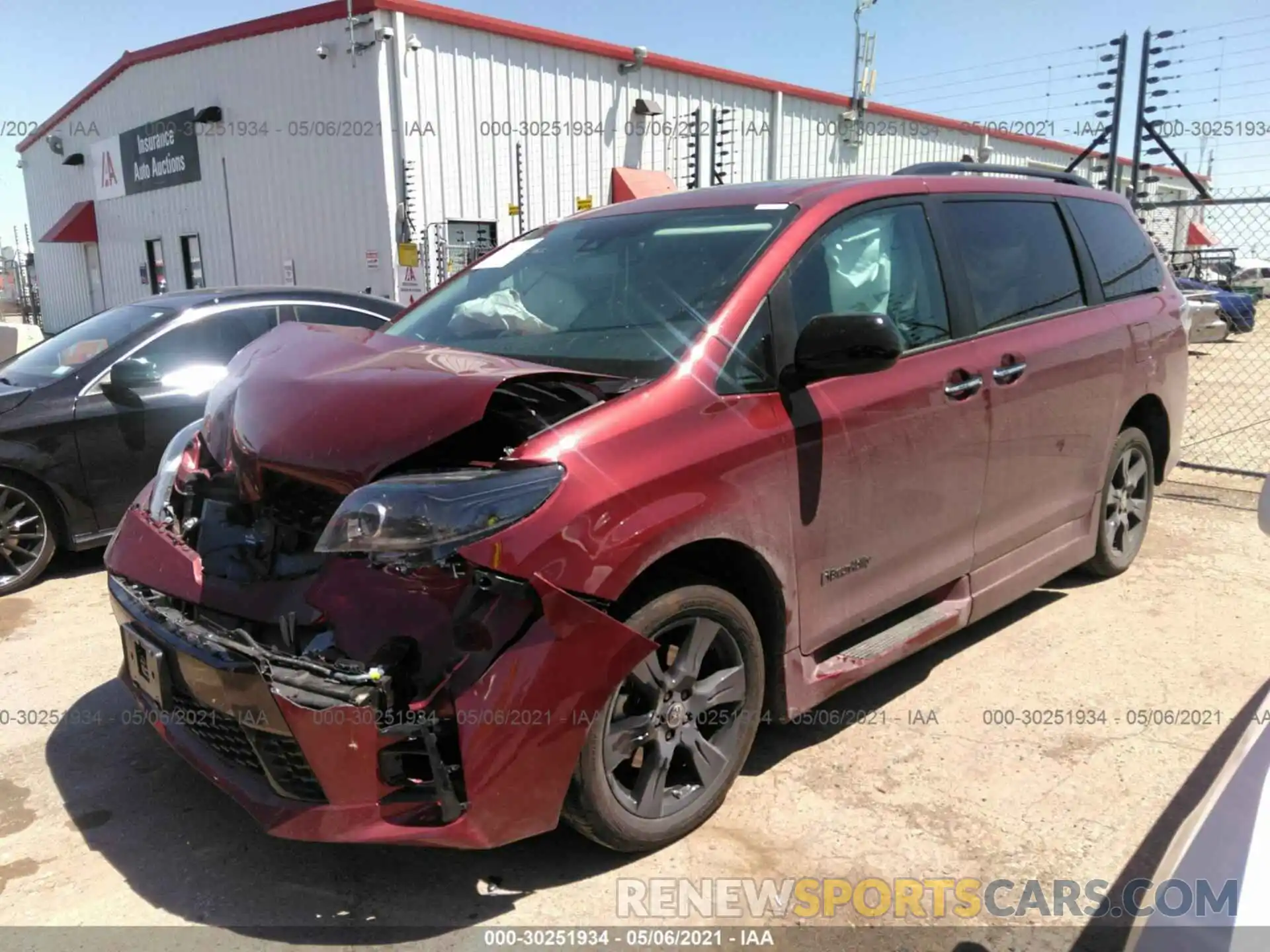 2 Фотография поврежденного автомобиля 5TDXZ3DC3LS081572 TOYOTA SIENNA 2020