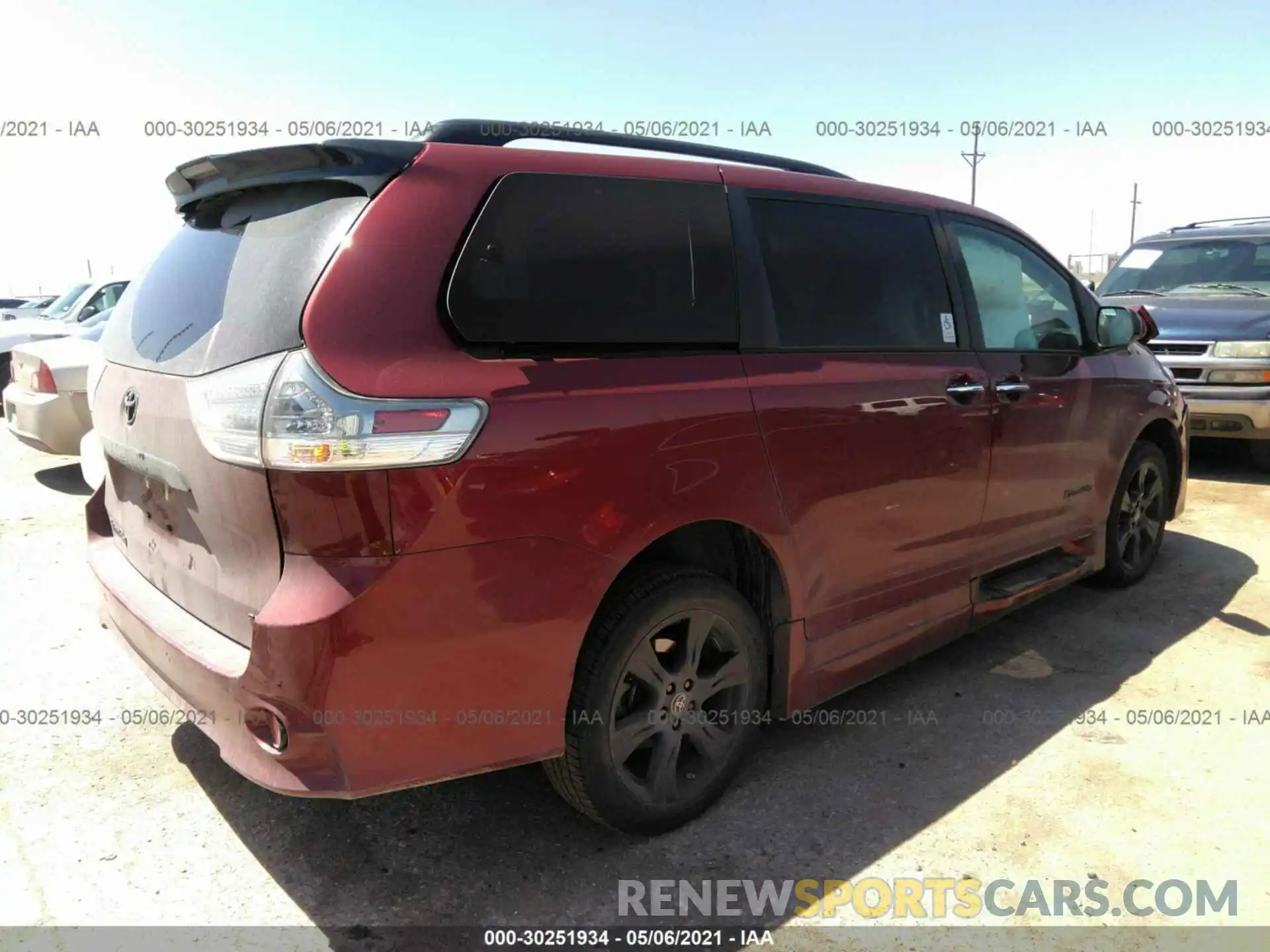 4 Фотография поврежденного автомобиля 5TDXZ3DC3LS081572 TOYOTA SIENNA 2020