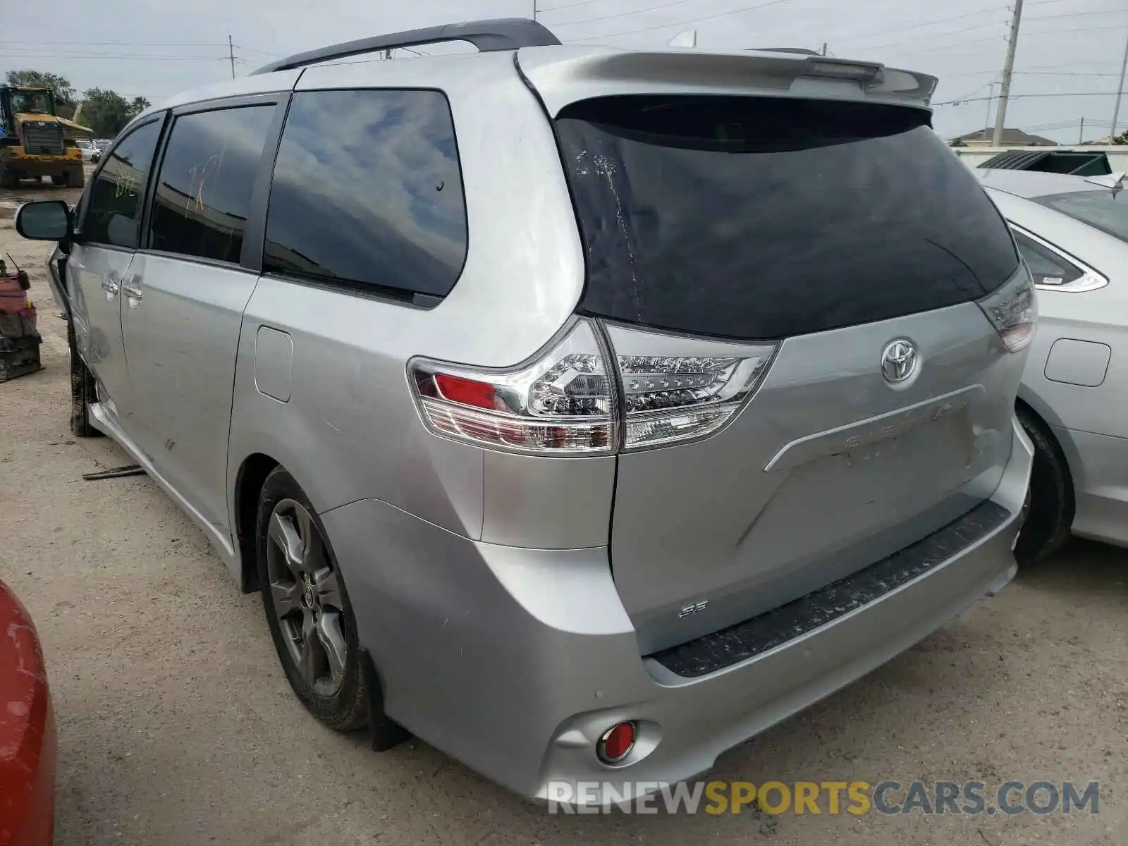 3 Photograph of a damaged car 5TDXZ3DC3LS085105 TOYOTA SIENNA 2020