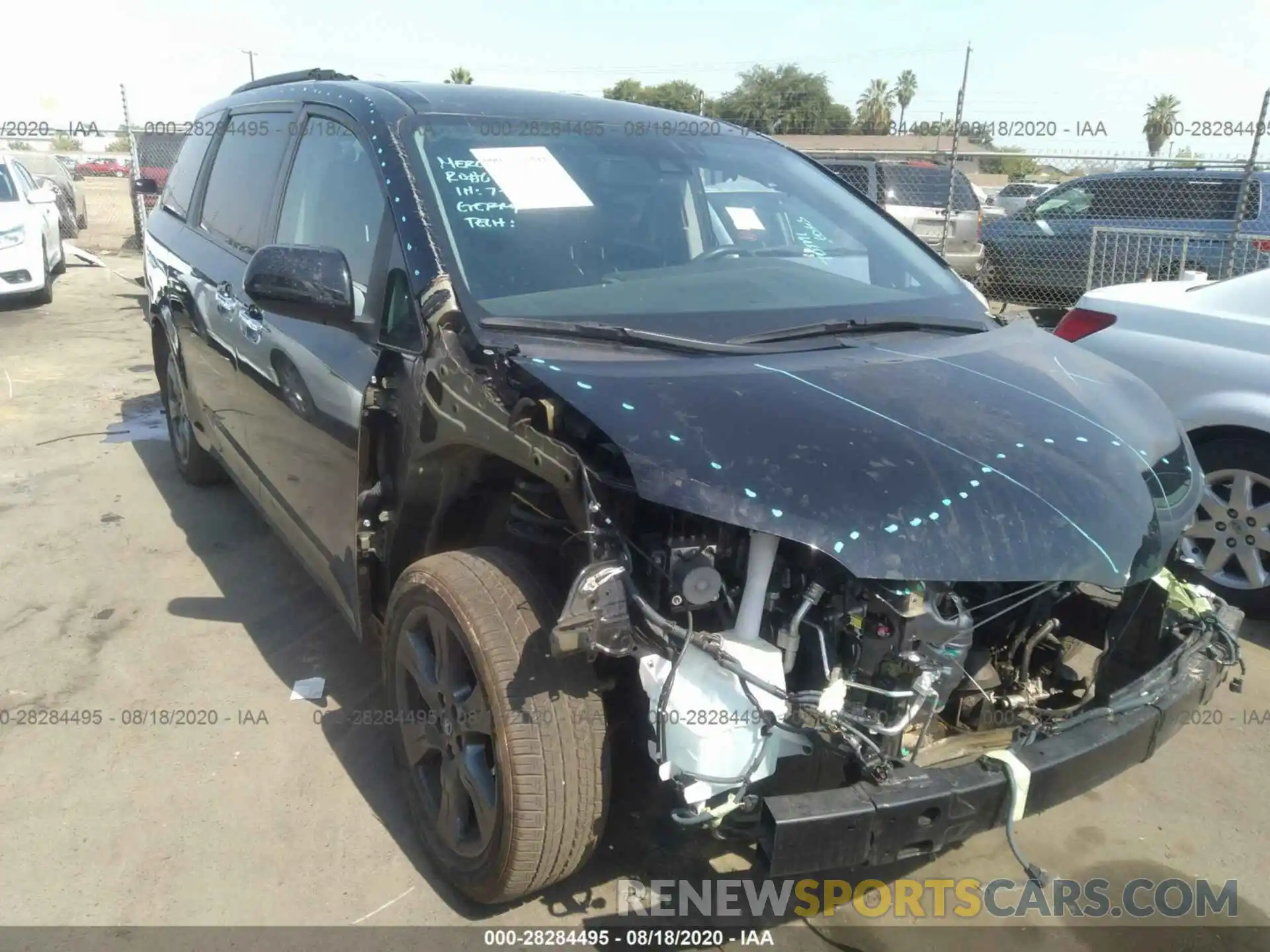 1 Photograph of a damaged car 5TDXZ3DC4LS034163 TOYOTA SIENNA 2020