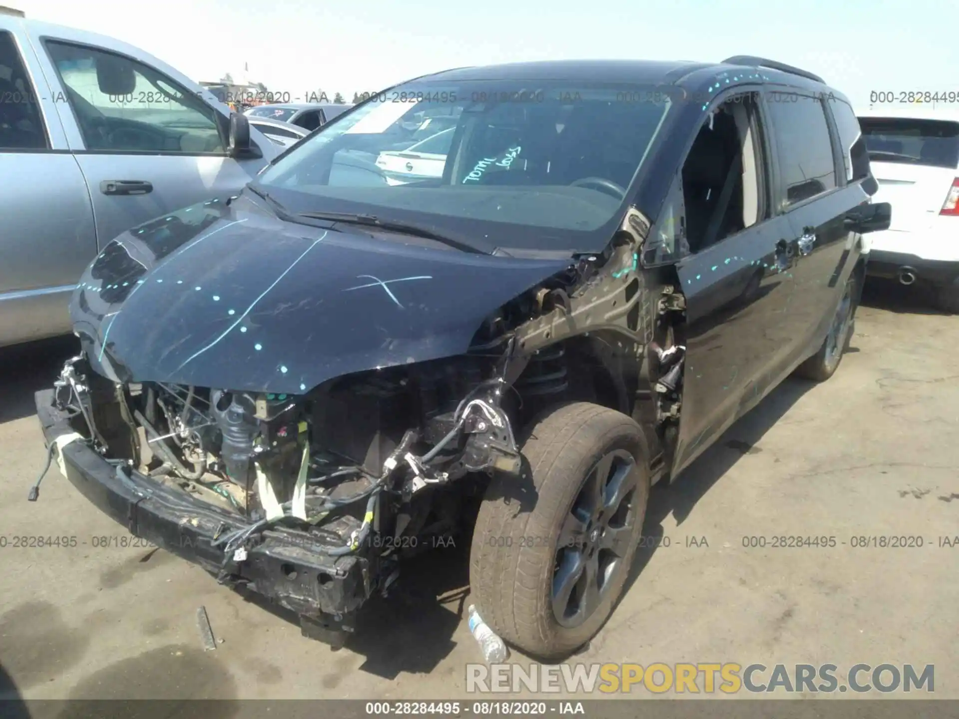 2 Photograph of a damaged car 5TDXZ3DC4LS034163 TOYOTA SIENNA 2020