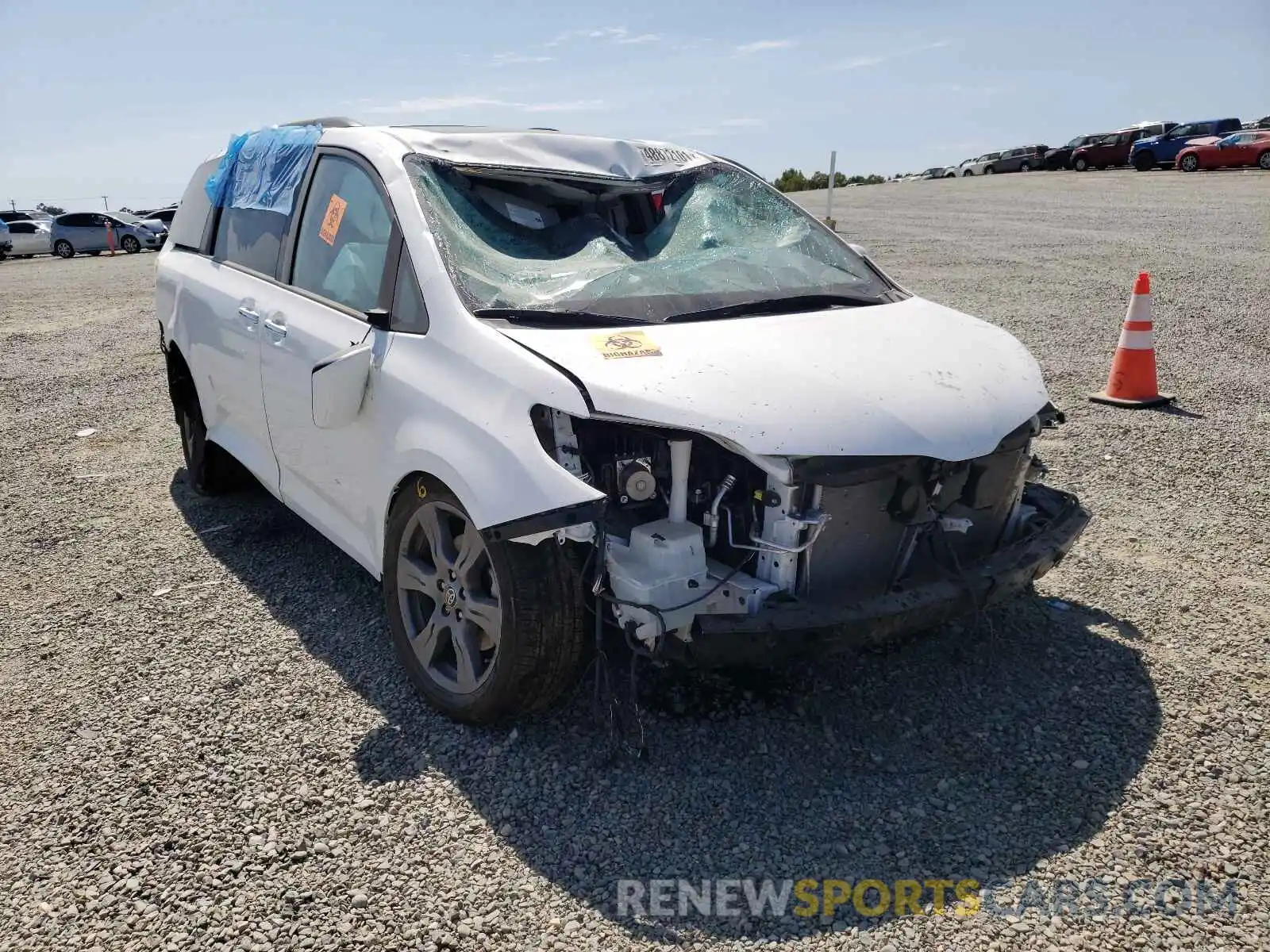 1 Photograph of a damaged car 5TDXZ3DC4LS087347 TOYOTA SIENNA 2020