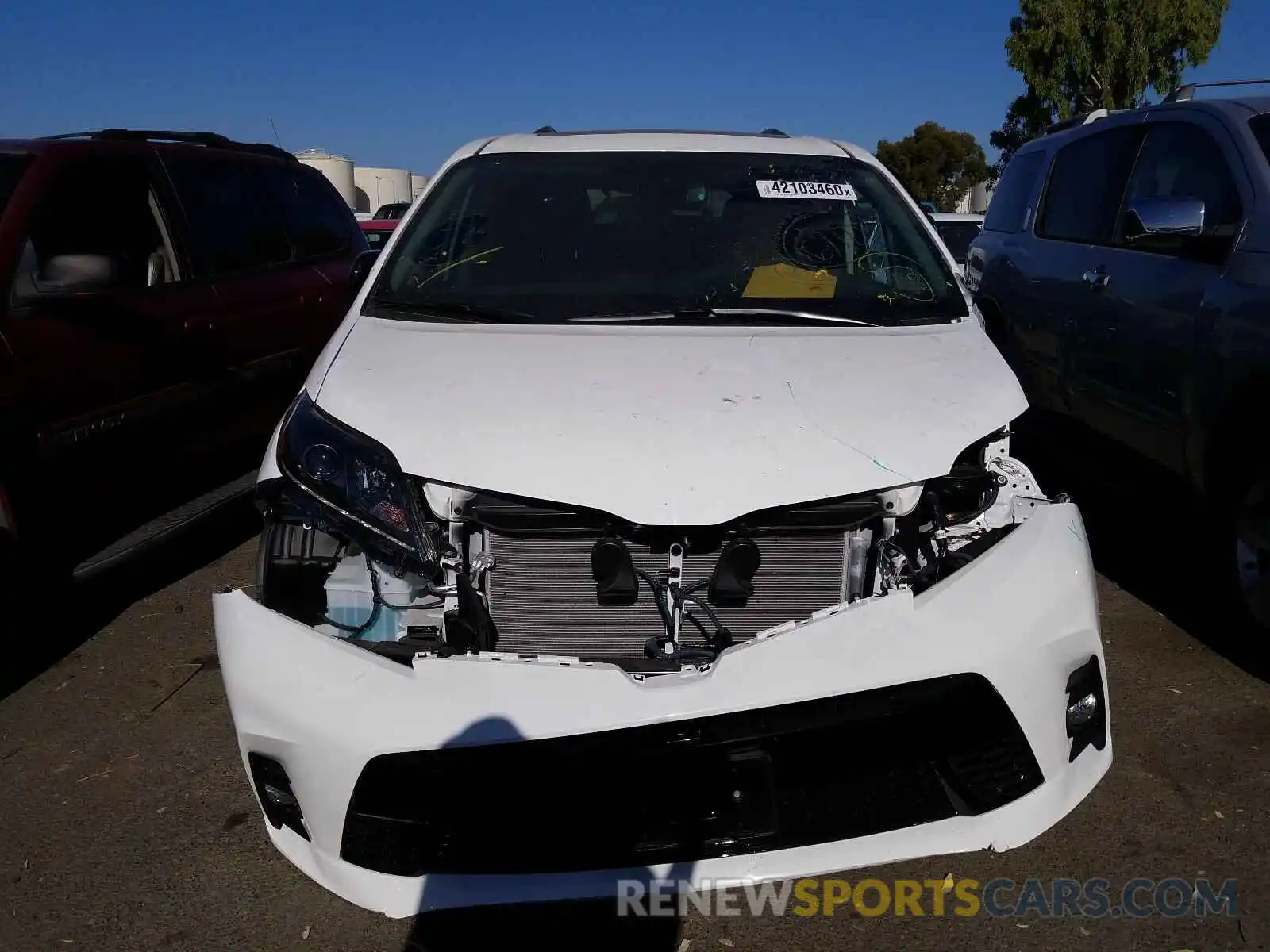 9 Photograph of a damaged car 5TDXZ3DC6LS038375 TOYOTA SIENNA 2020