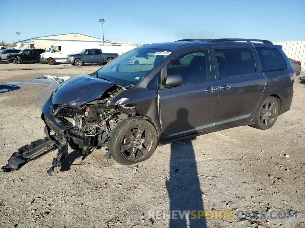 1 Photograph of a damaged car 5TDXZ3DC6LS041244 TOYOTA SIENNA 2020