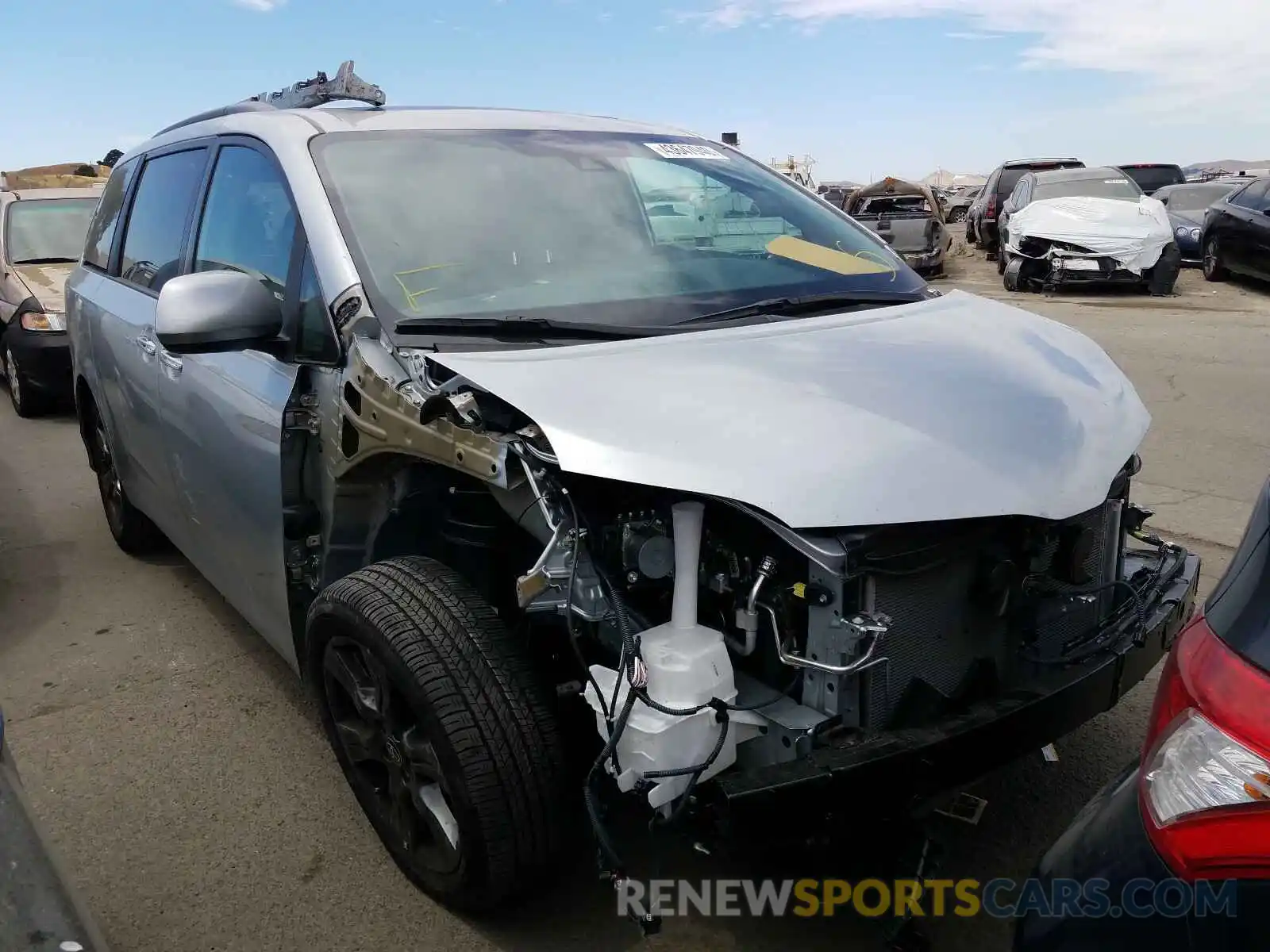 1 Photograph of a damaged car 5TDXZ3DC6LS057962 TOYOTA SIENNA 2020