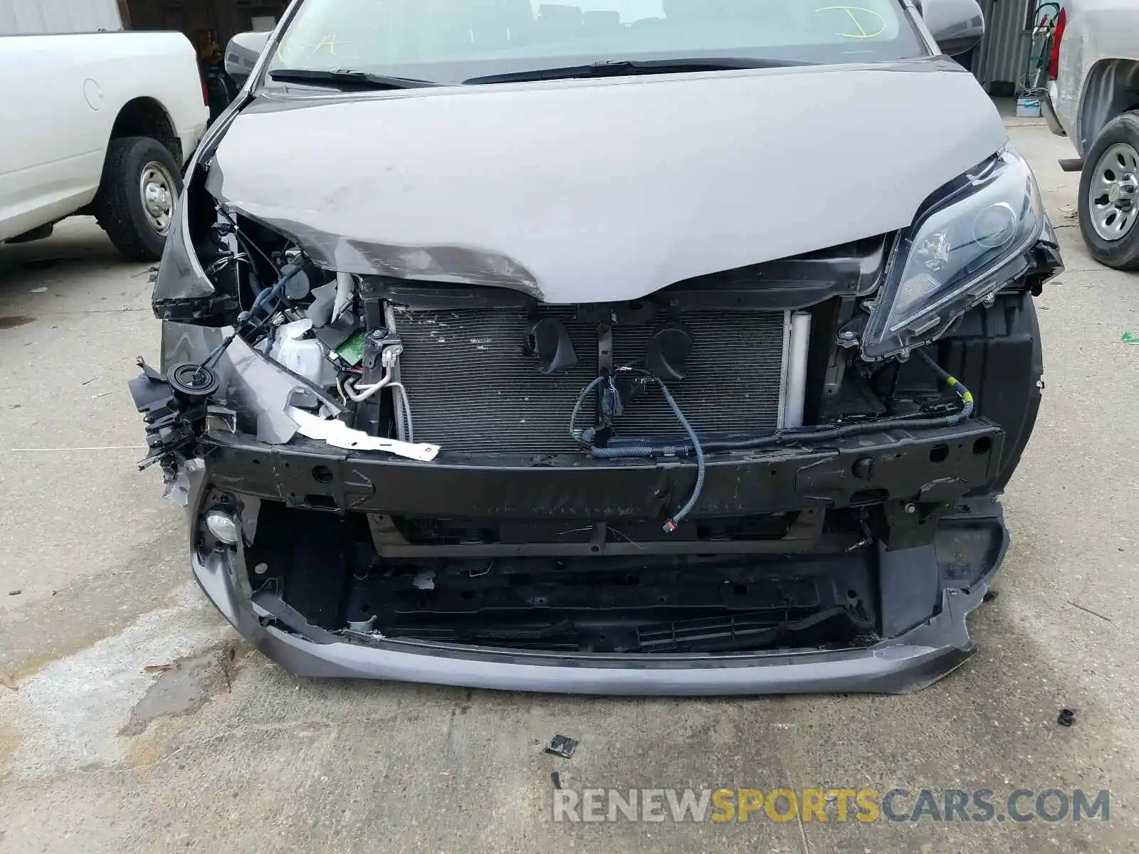 9 Photograph of a damaged car 5TDXZ3DC7LS023576 TOYOTA SIENNA 2020