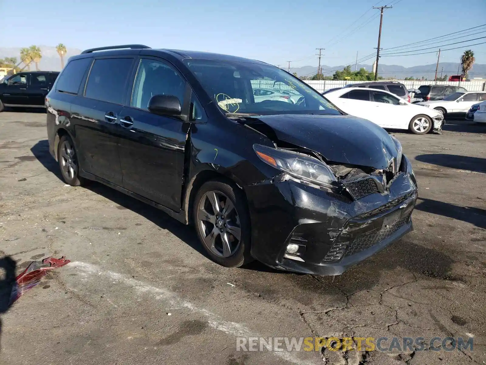 1 Photograph of a damaged car 5TDXZ3DC7LS023917 TOYOTA SIENNA 2020