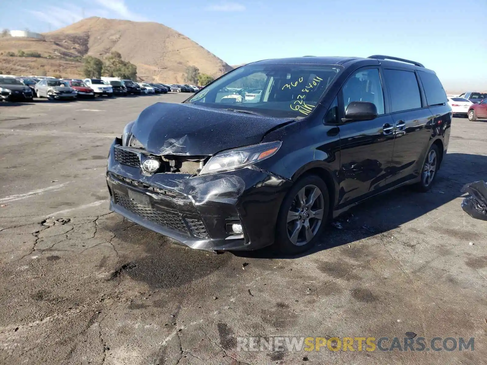 2 Photograph of a damaged car 5TDXZ3DC7LS023917 TOYOTA SIENNA 2020