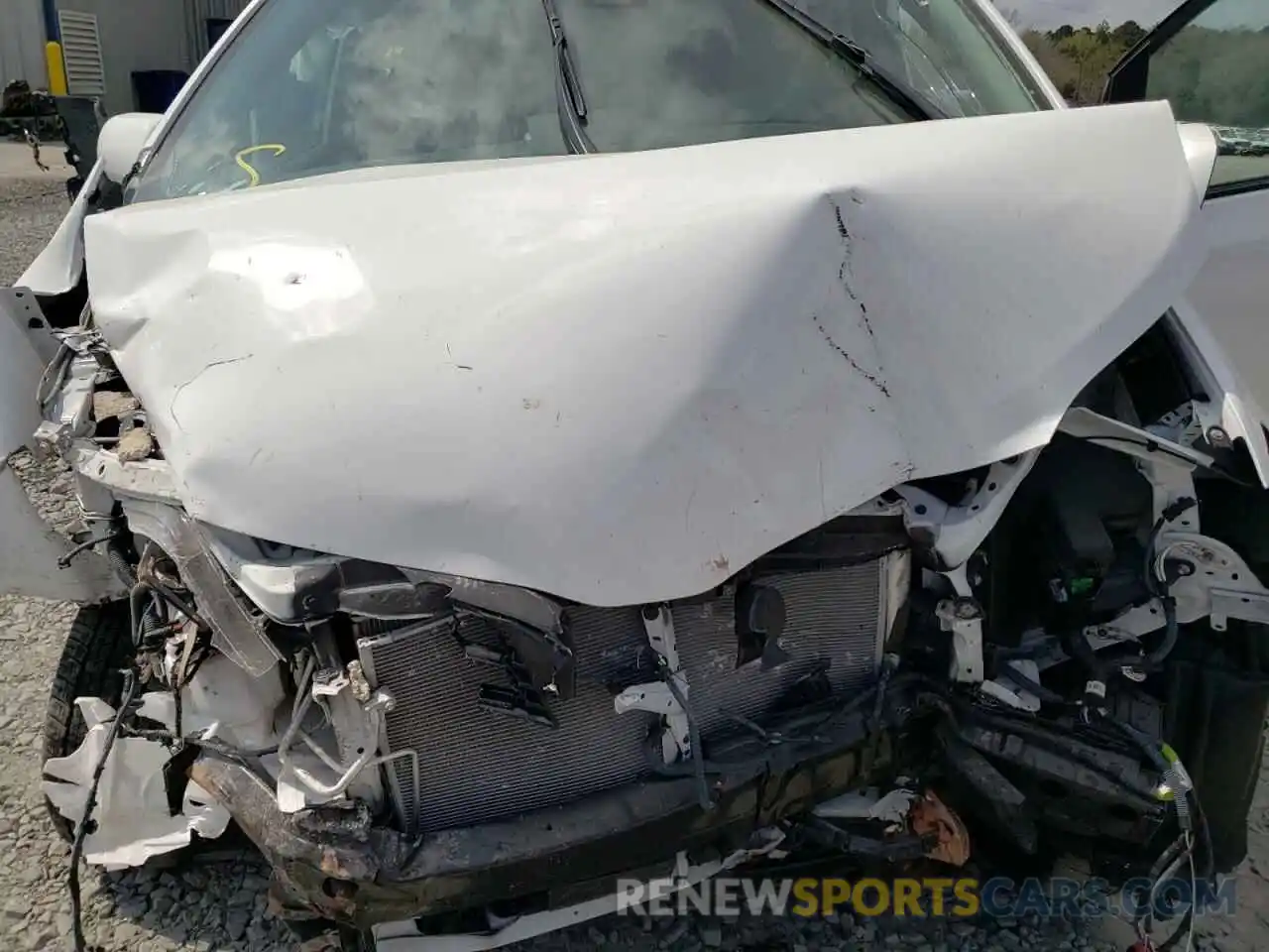 7 Photograph of a damaged car 5TDXZ3DC8LS034392 TOYOTA SIENNA 2020