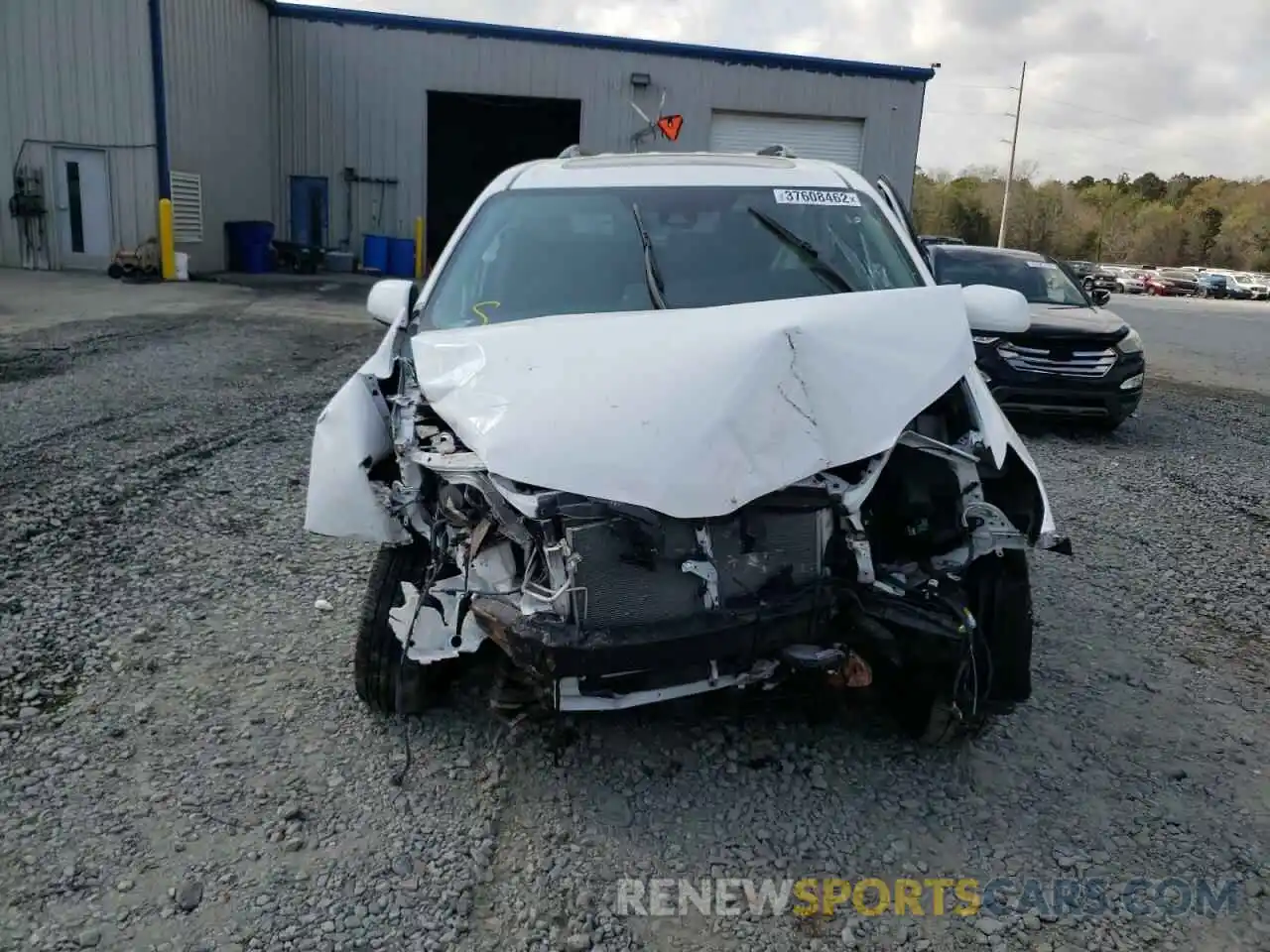 9 Photograph of a damaged car 5TDXZ3DC8LS034392 TOYOTA SIENNA 2020