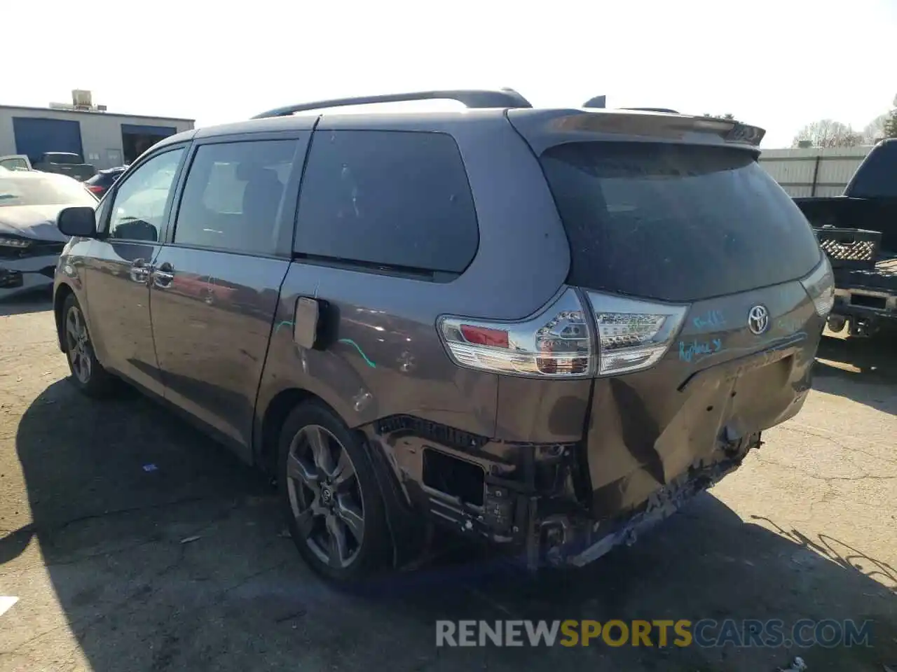 3 Photograph of a damaged car 5TDXZ3DC8LS034912 TOYOTA SIENNA 2020