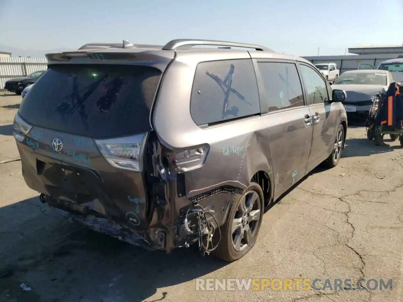 4 Фотография поврежденного автомобиля 5TDXZ3DC8LS034912 TOYOTA SIENNA 2020