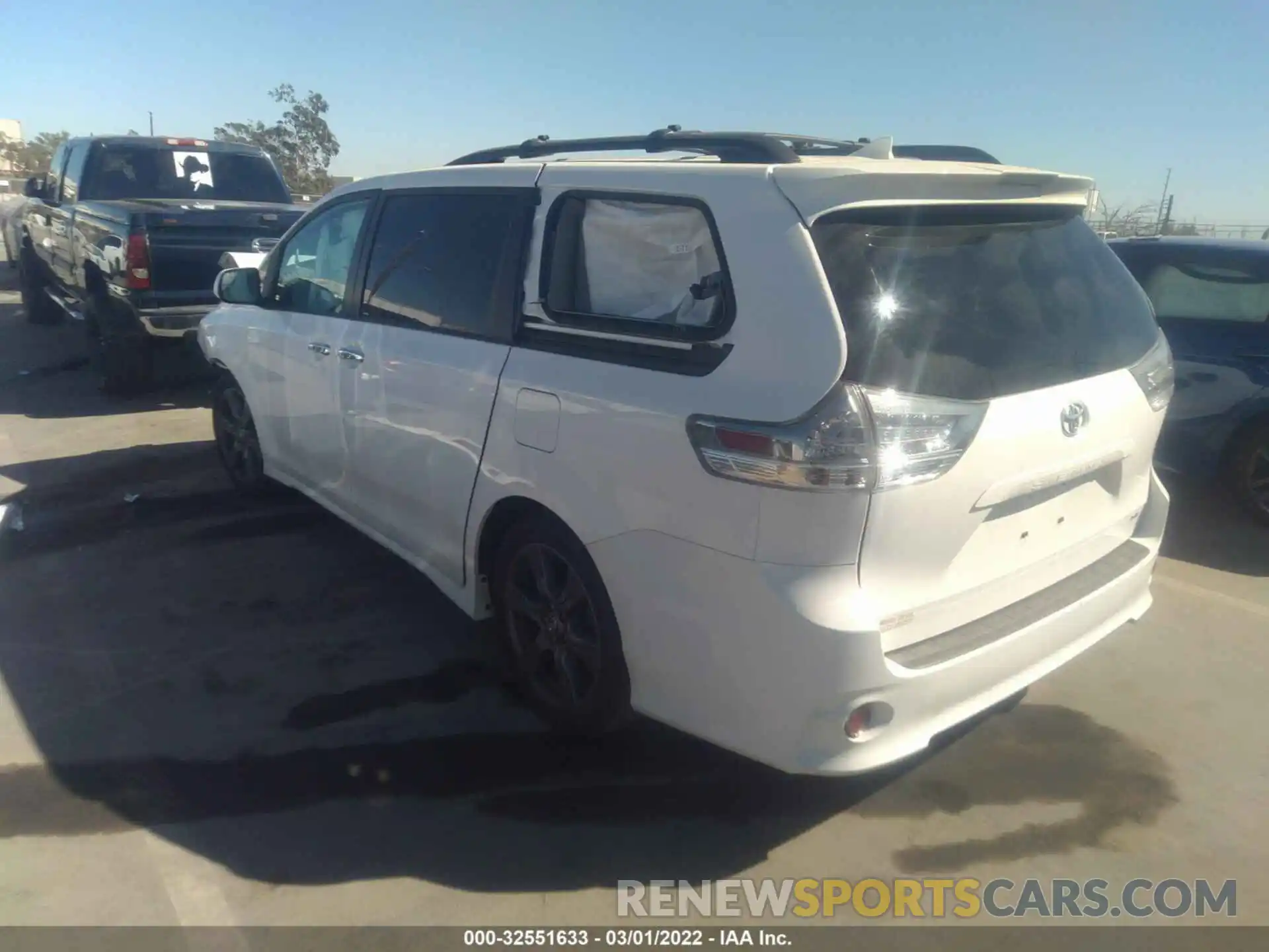 3 Фотография поврежденного автомобиля 5TDXZ3DC8LS054951 TOYOTA SIENNA 2020