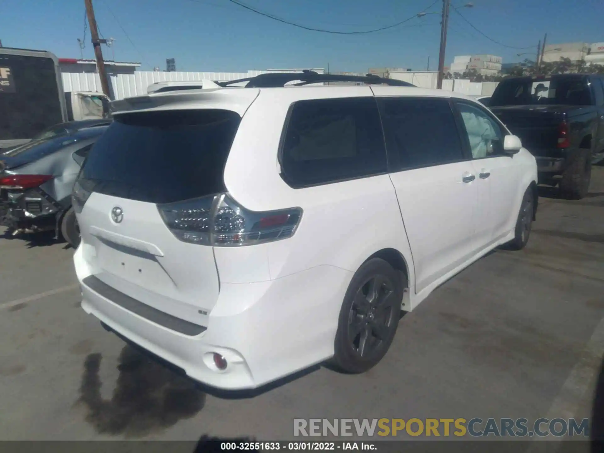 4 Фотография поврежденного автомобиля 5TDXZ3DC8LS054951 TOYOTA SIENNA 2020