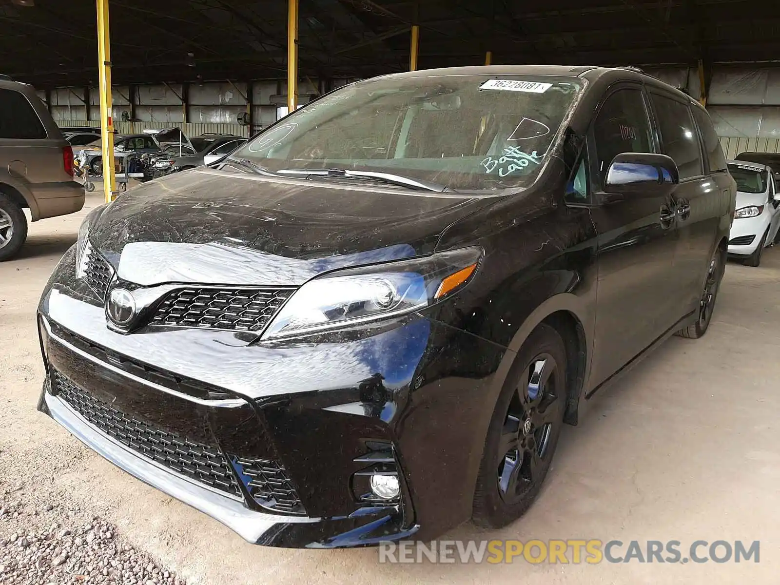 2 Photograph of a damaged car 5TDXZ3DC8LS059695 TOYOTA SIENNA 2020