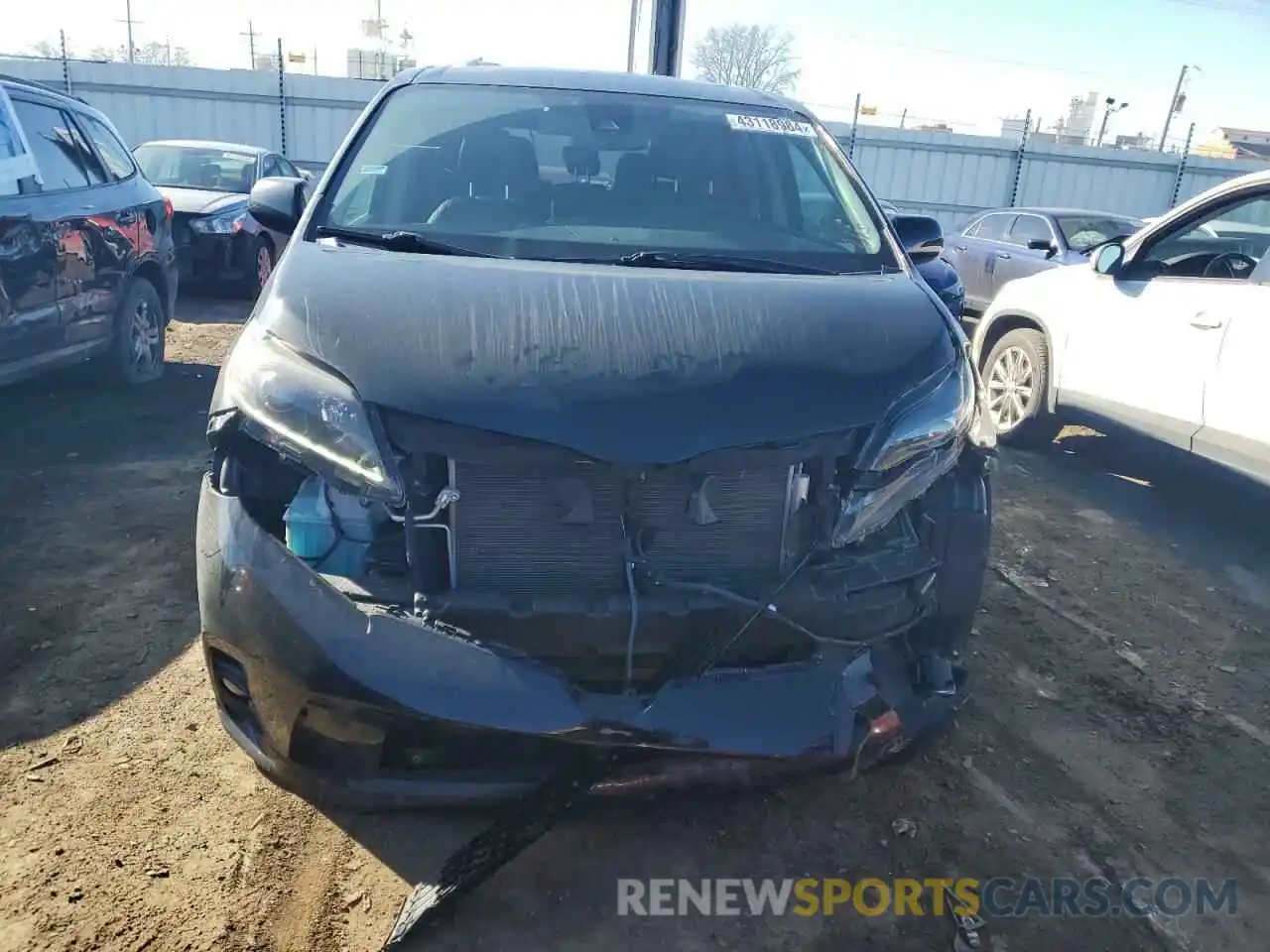 5 Photograph of a damaged car 5TDXZ3DC9LS023191 TOYOTA SIENNA 2020