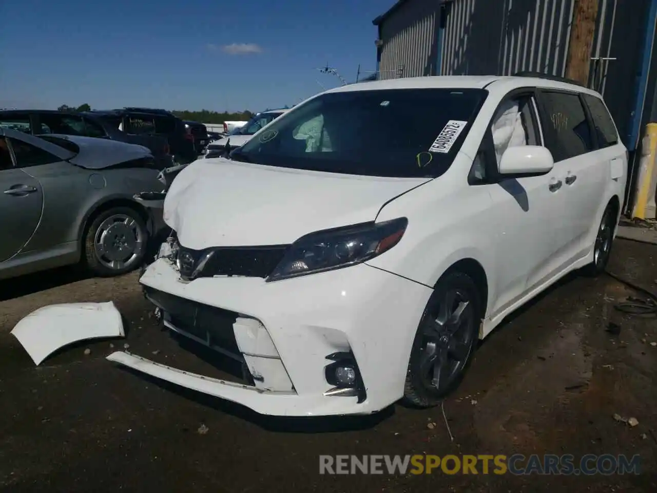 2 Photograph of a damaged car 5TDXZ3DC9LS028598 TOYOTA SIENNA 2020