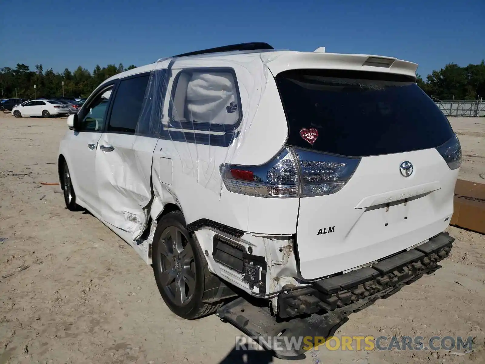 3 Photograph of a damaged car 5TDXZ3DC9LS031436 TOYOTA SIENNA 2020