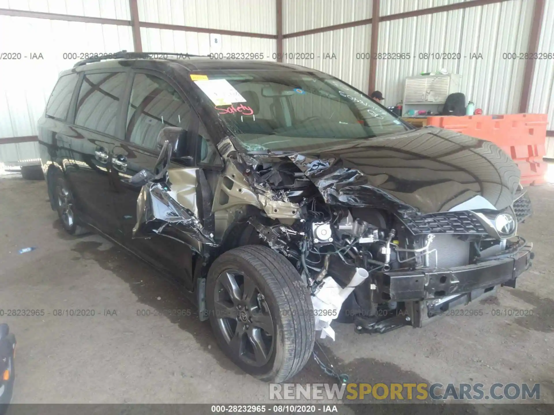 1 Photograph of a damaged car 5TDXZ3DCXLS060508 TOYOTA SIENNA 2020