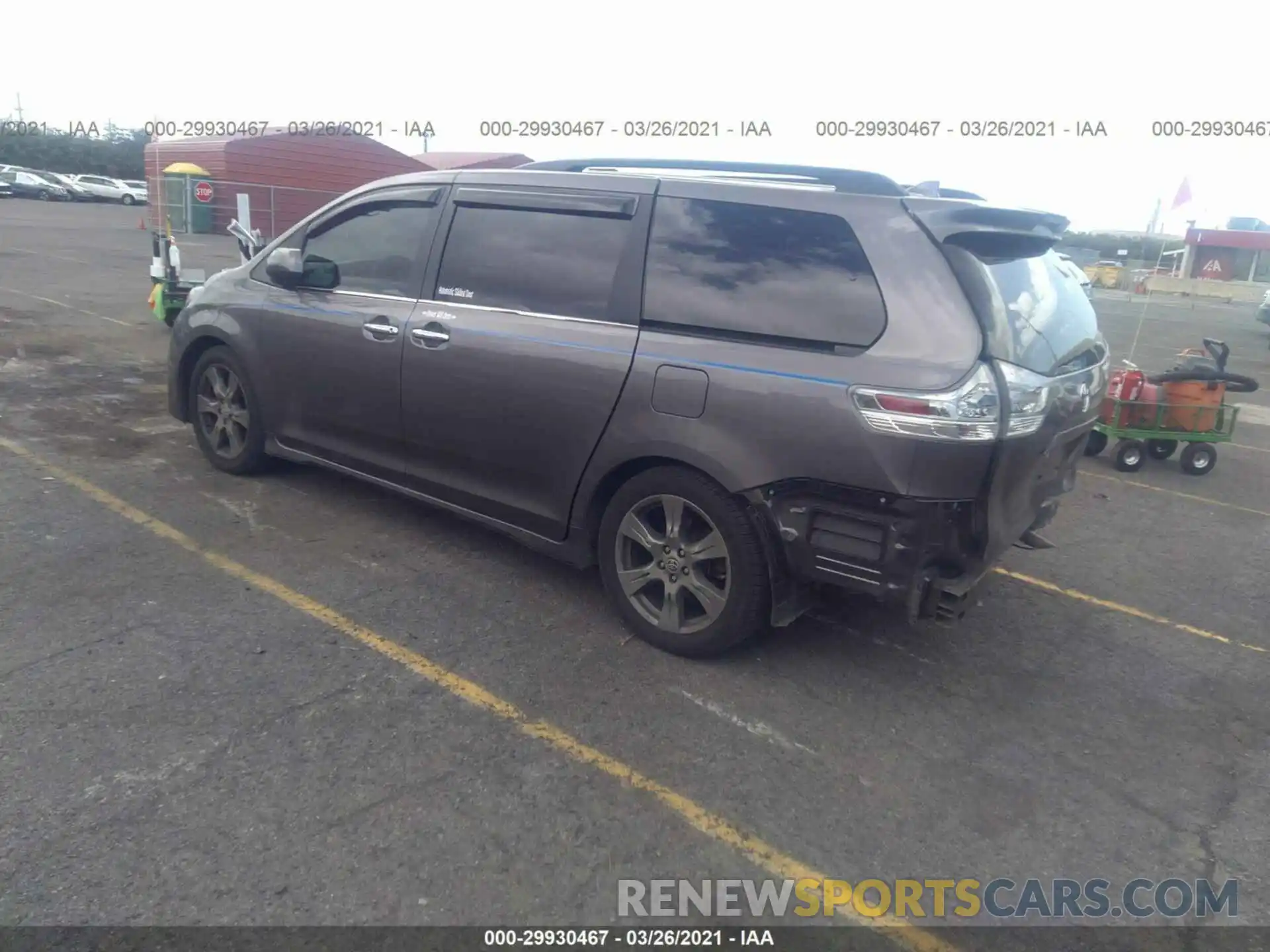 3 Photograph of a damaged car 5TDXZ3DCXLS062839 TOYOTA SIENNA 2020