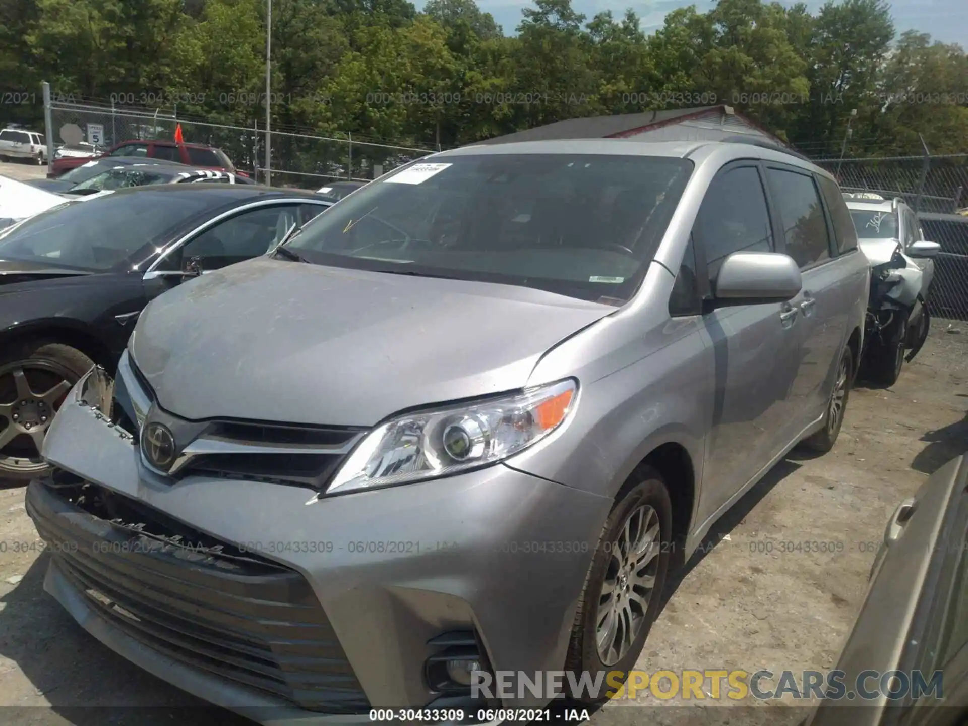 2 Photograph of a damaged car 5TDYZ3DC0LS021723 TOYOTA SIENNA 2020