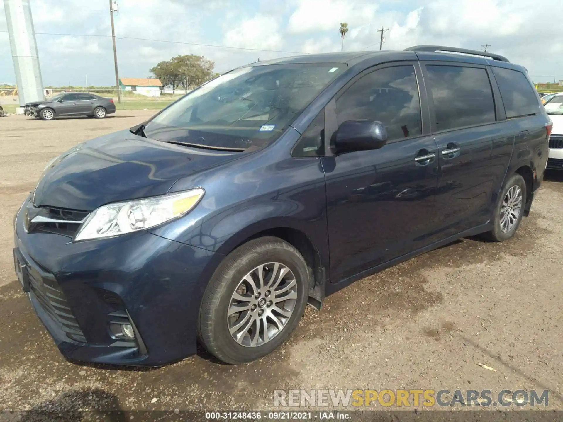 2 Photograph of a damaged car 5TDYZ3DC0LS021916 TOYOTA SIENNA 2020