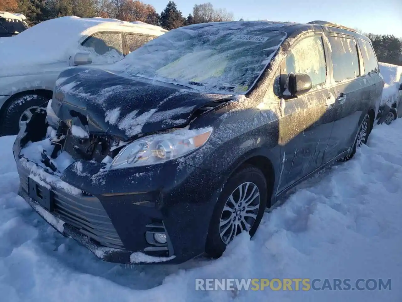 2 Photograph of a damaged car 5TDYZ3DC0LS025156 TOYOTA SIENNA 2020