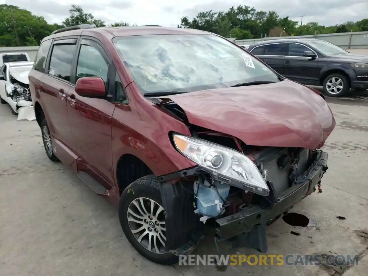 1 Photograph of a damaged car 5TDYZ3DC0LS026940 TOYOTA SIENNA 2020