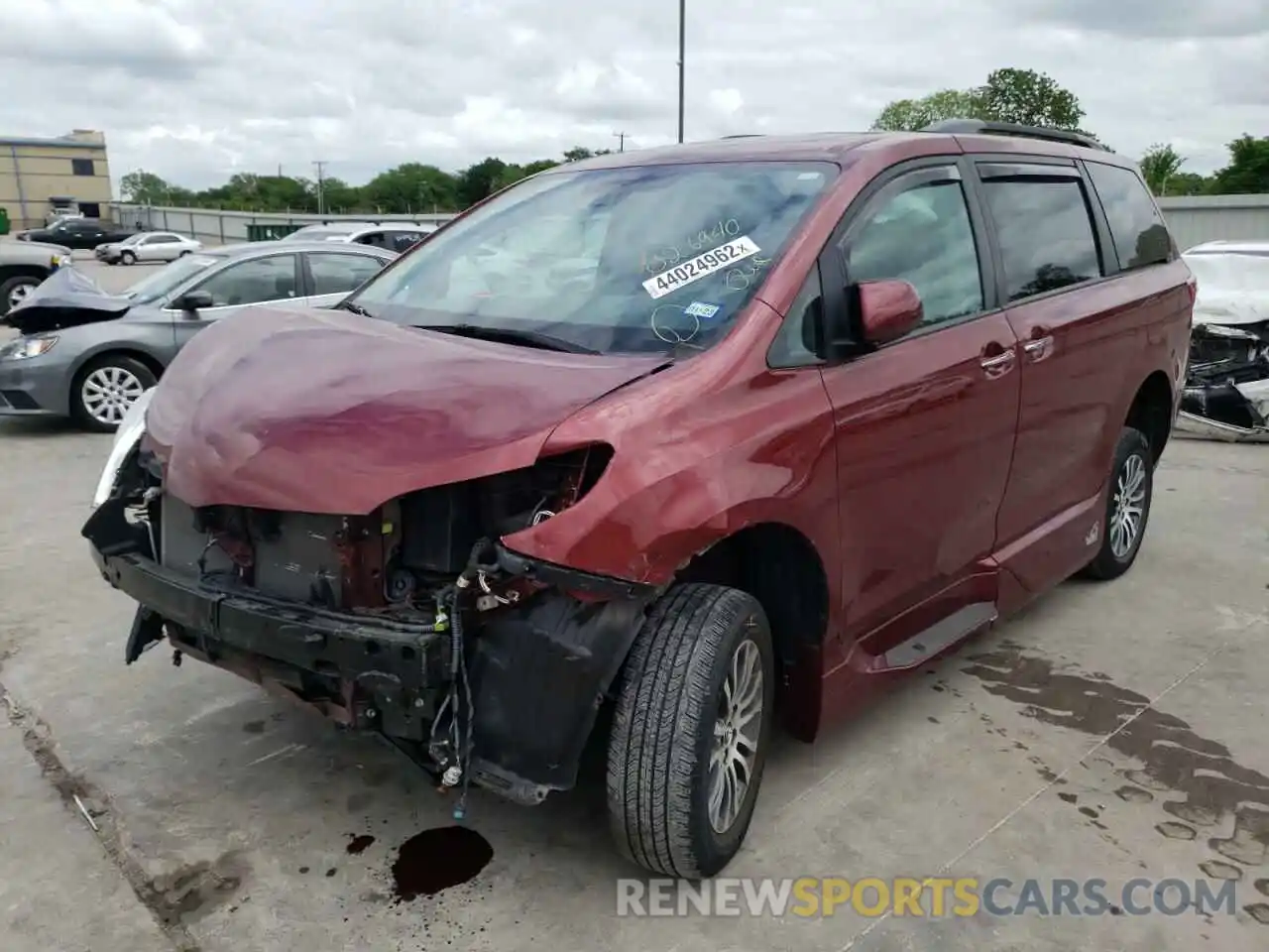 2 Photograph of a damaged car 5TDYZ3DC0LS026940 TOYOTA SIENNA 2020