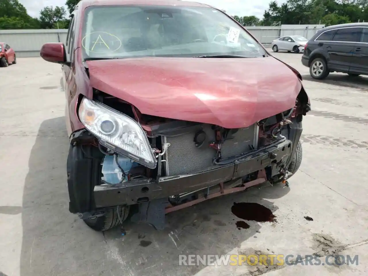 9 Photograph of a damaged car 5TDYZ3DC0LS026940 TOYOTA SIENNA 2020