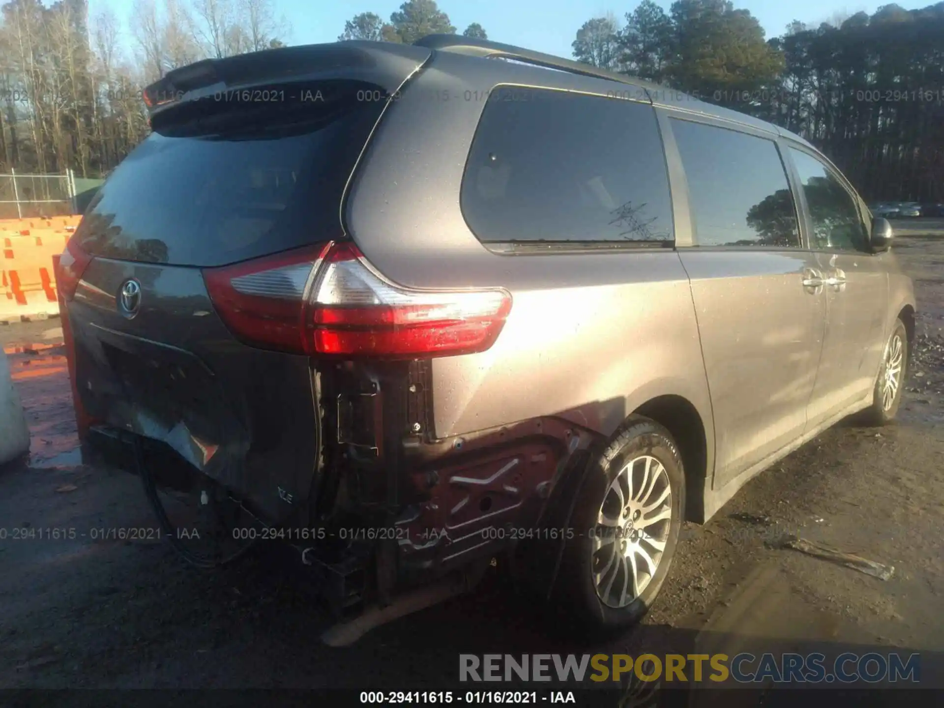 4 Фотография поврежденного автомобиля 5TDYZ3DC0LS027540 TOYOTA SIENNA 2020