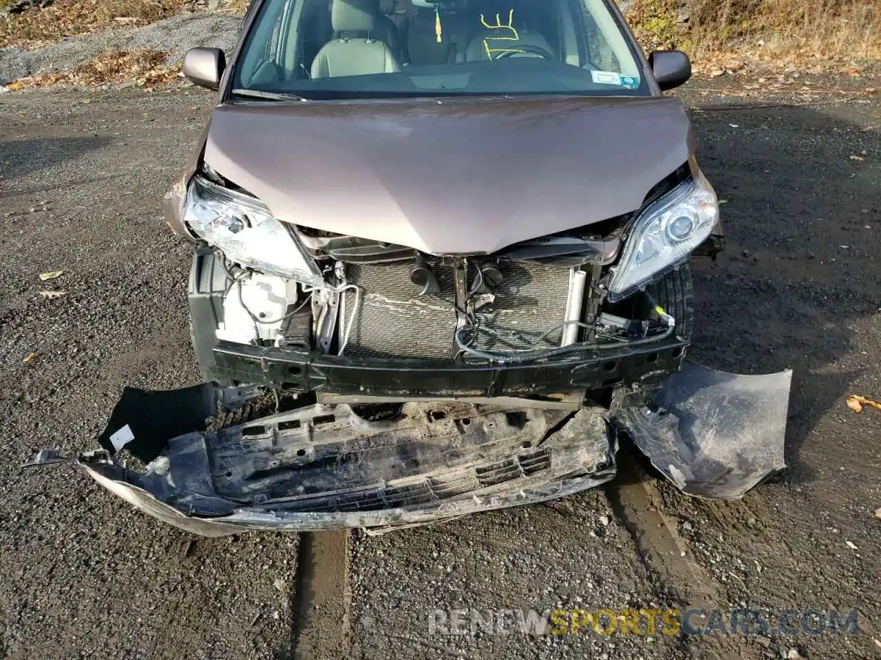 7 Photograph of a damaged car 5TDYZ3DC0LS027604 TOYOTA SIENNA 2020