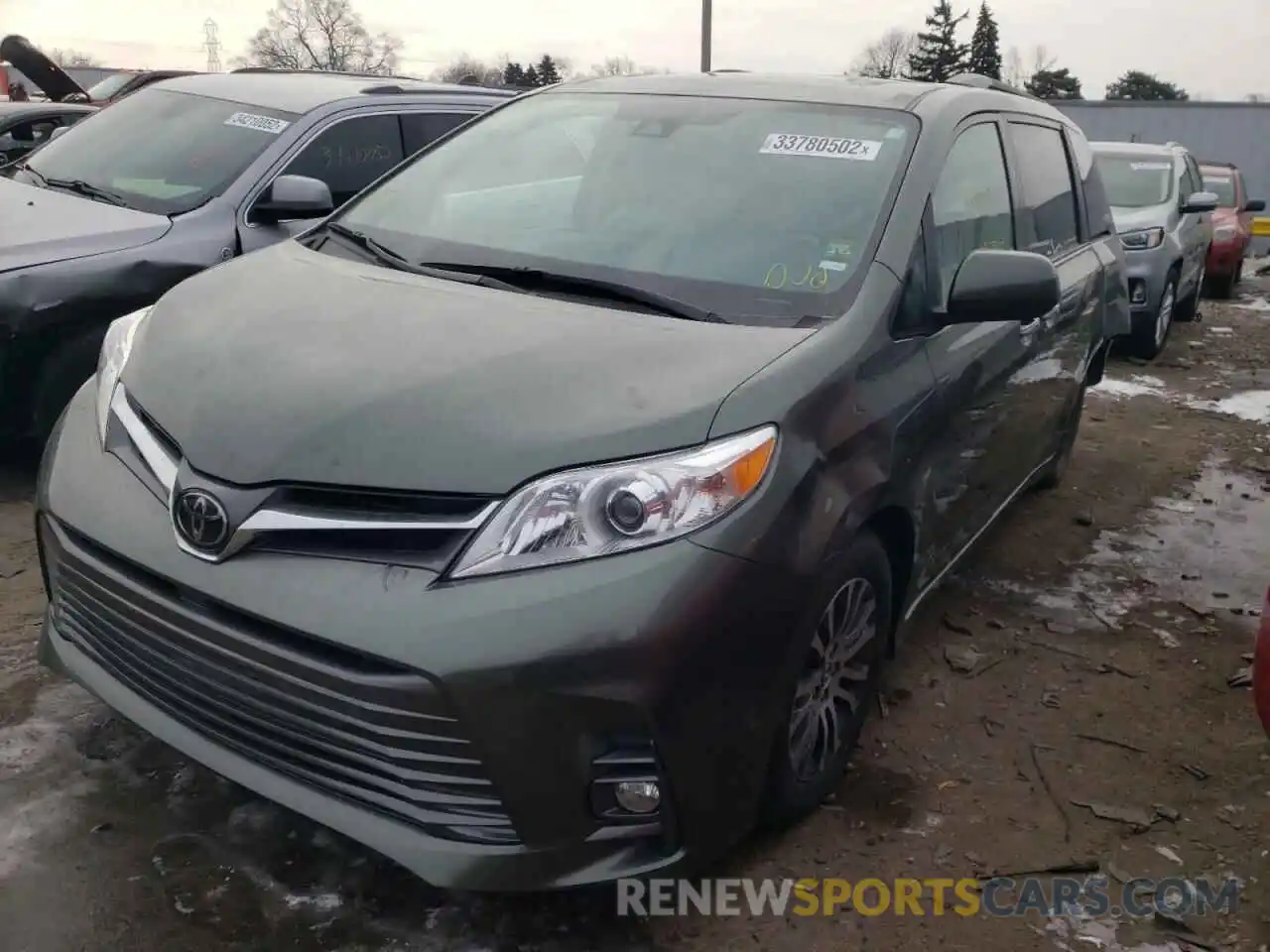 2 Photograph of a damaged car 5TDYZ3DC0LS028221 TOYOTA SIENNA 2020