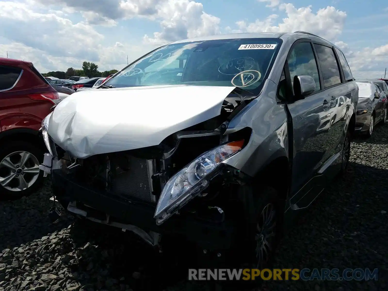 2 Photograph of a damaged car 5TDYZ3DC0LS033905 TOYOTA SIENNA 2020