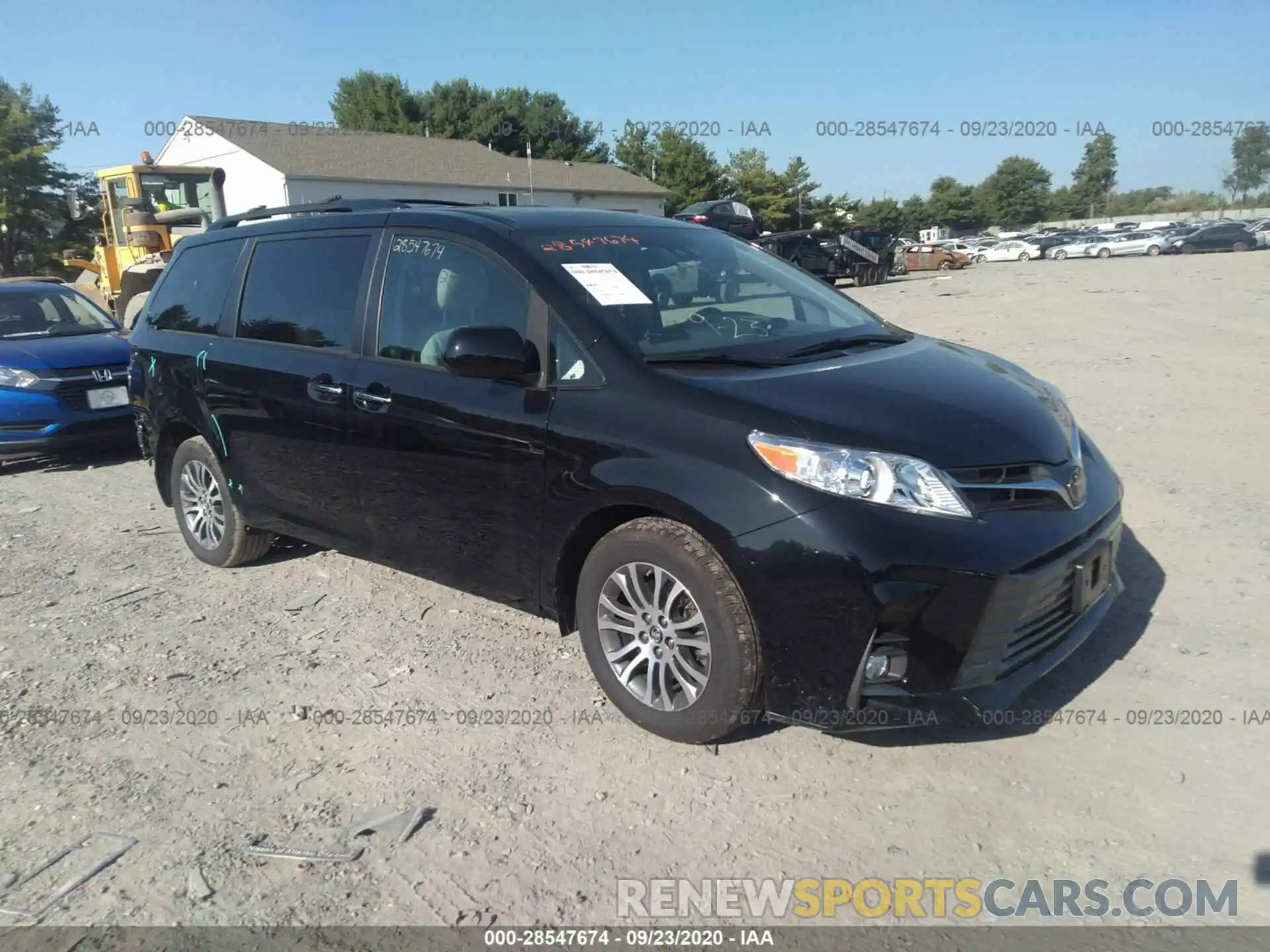 1 Photograph of a damaged car 5TDYZ3DC0LS035170 TOYOTA SIENNA 2020