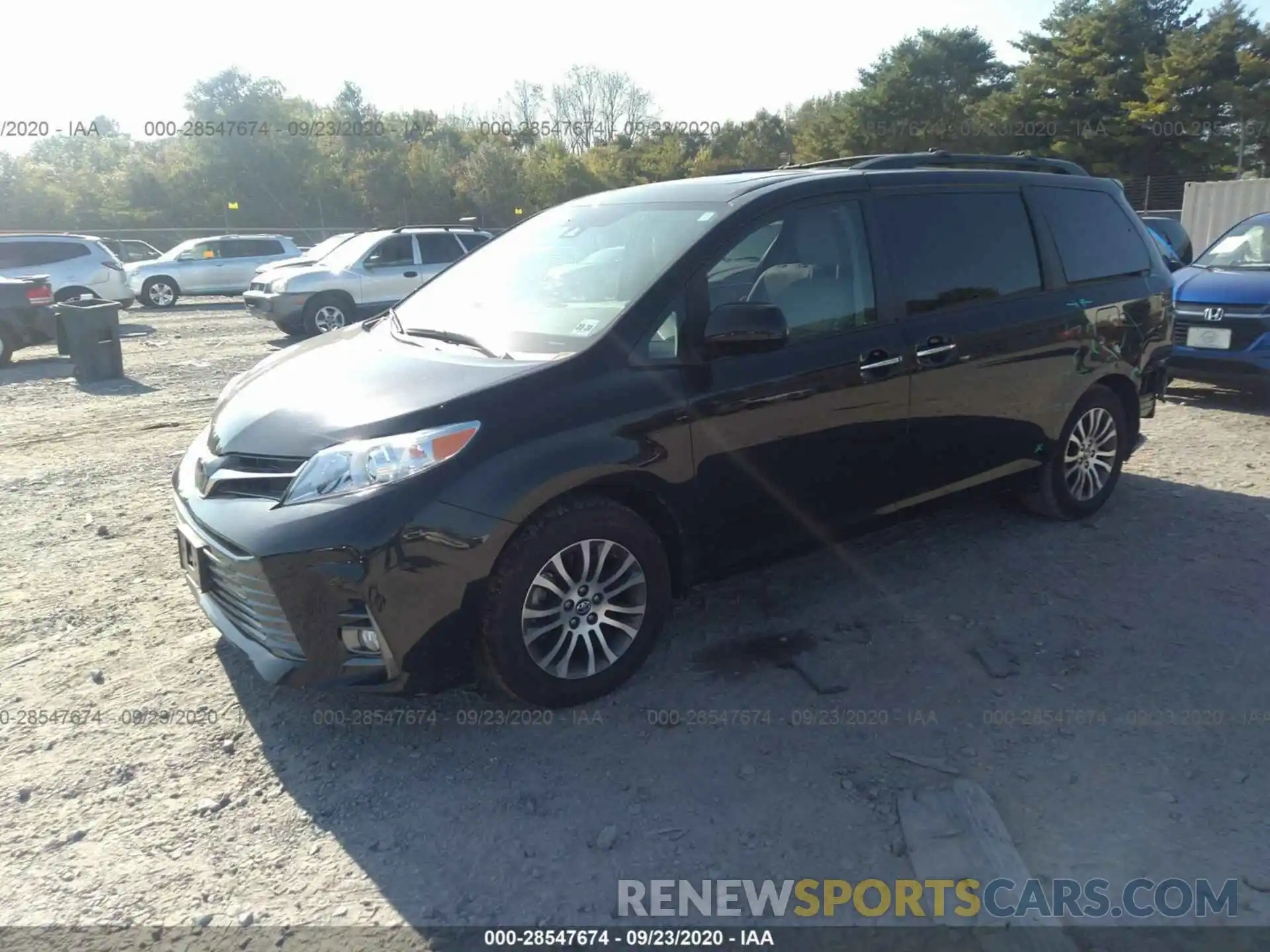 2 Photograph of a damaged car 5TDYZ3DC0LS035170 TOYOTA SIENNA 2020