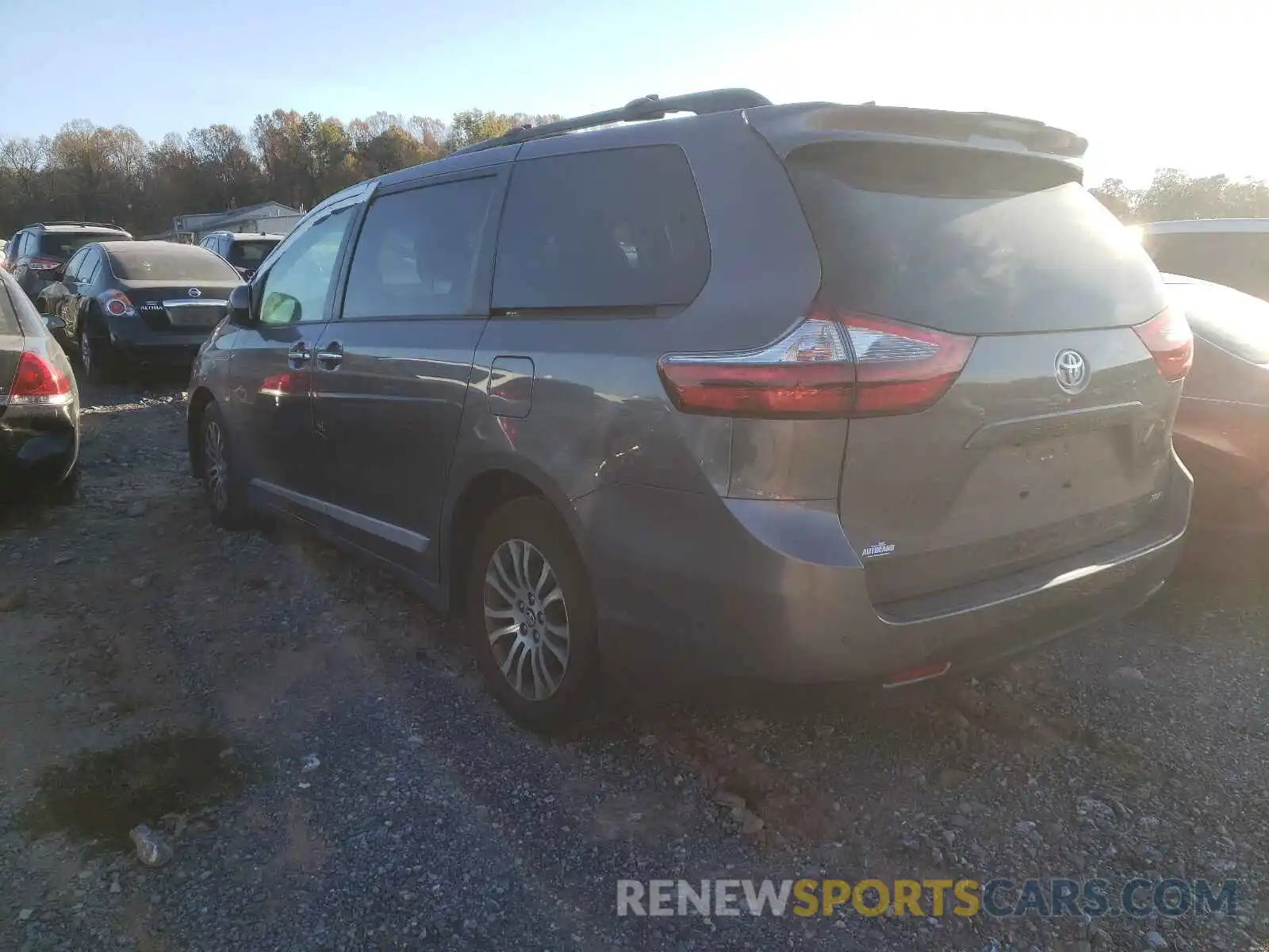 3 Photograph of a damaged car 5TDYZ3DC0LS037663 TOYOTA SIENNA 2020