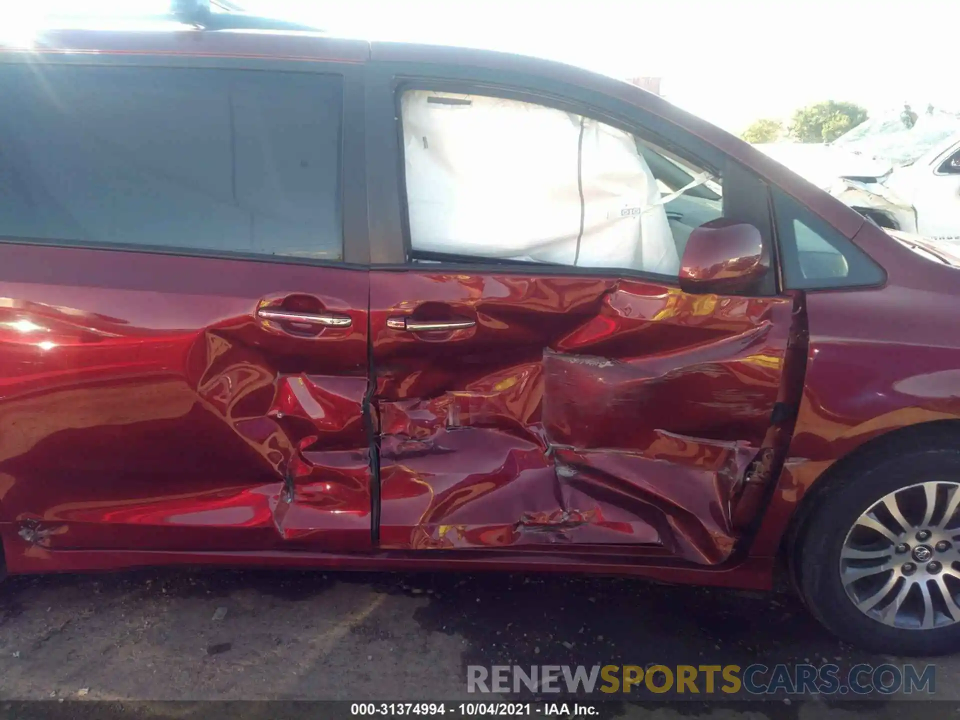 6 Photograph of a damaged car 5TDYZ3DC0LS038277 TOYOTA SIENNA 2020