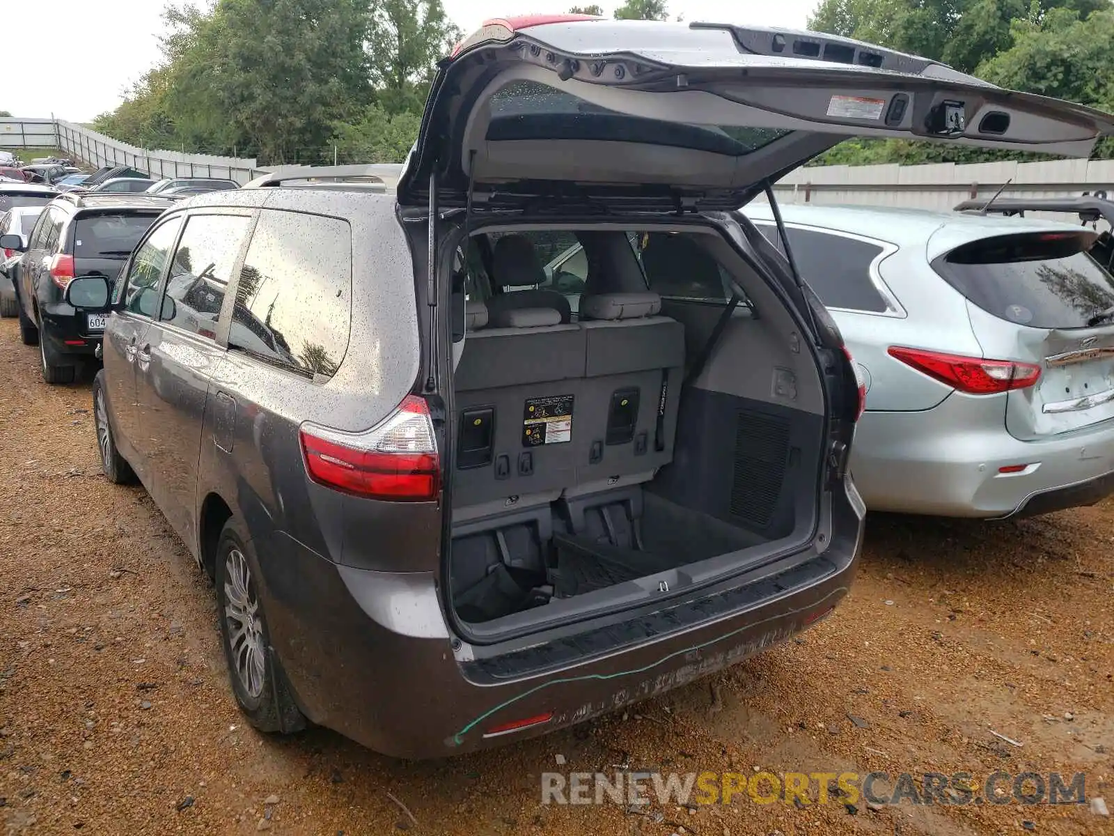 3 Photograph of a damaged car 5TDYZ3DC0LS038490 TOYOTA SIENNA 2020